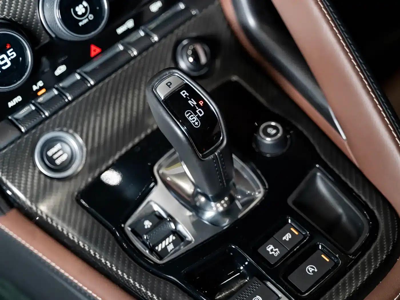 Jaguar F-TYPE 2019 2.0T Hardtop — миниатюра 16