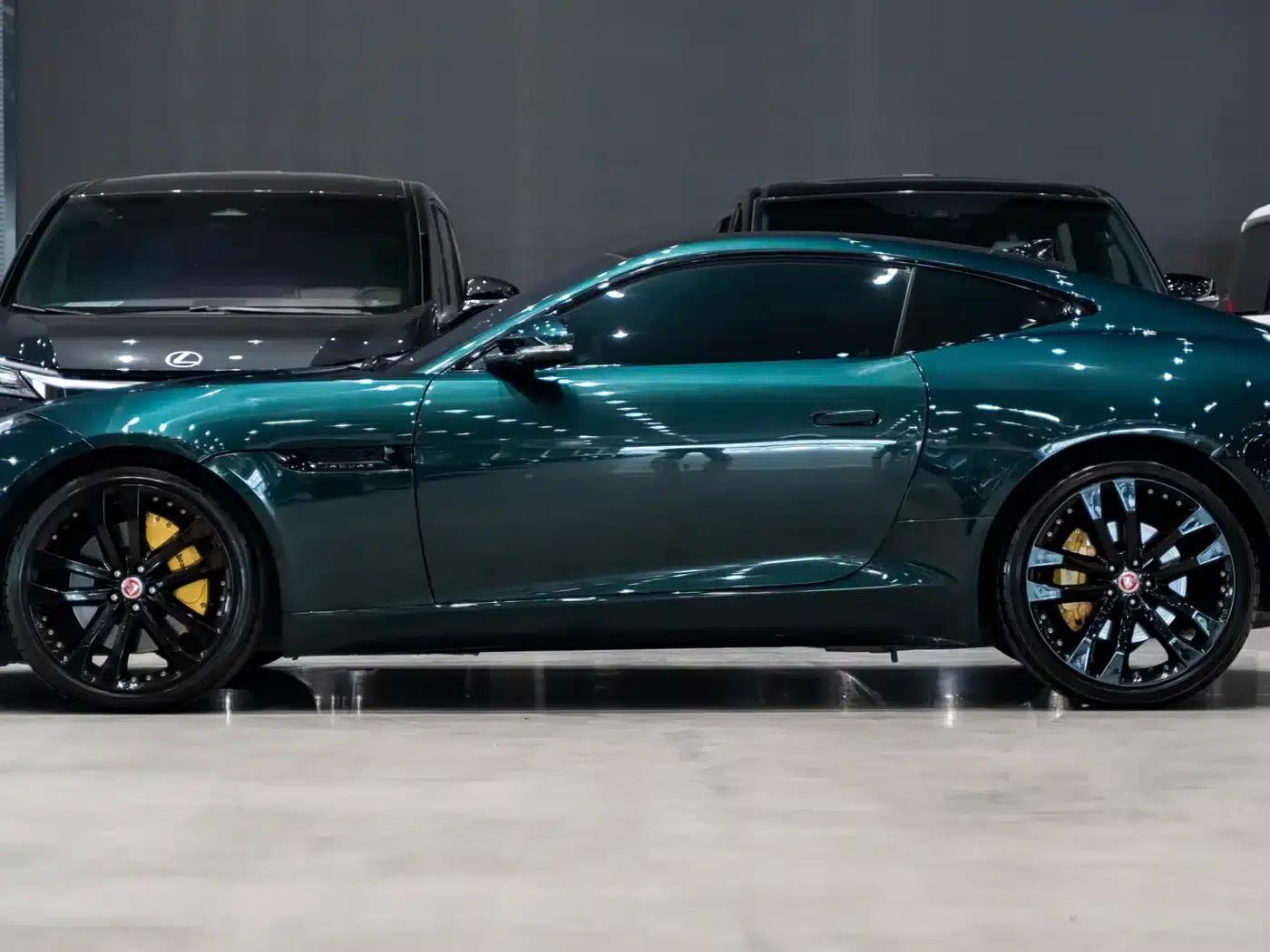 Jaguar F-TYPE 2019 2.0T Hardtop — миниатюра 4