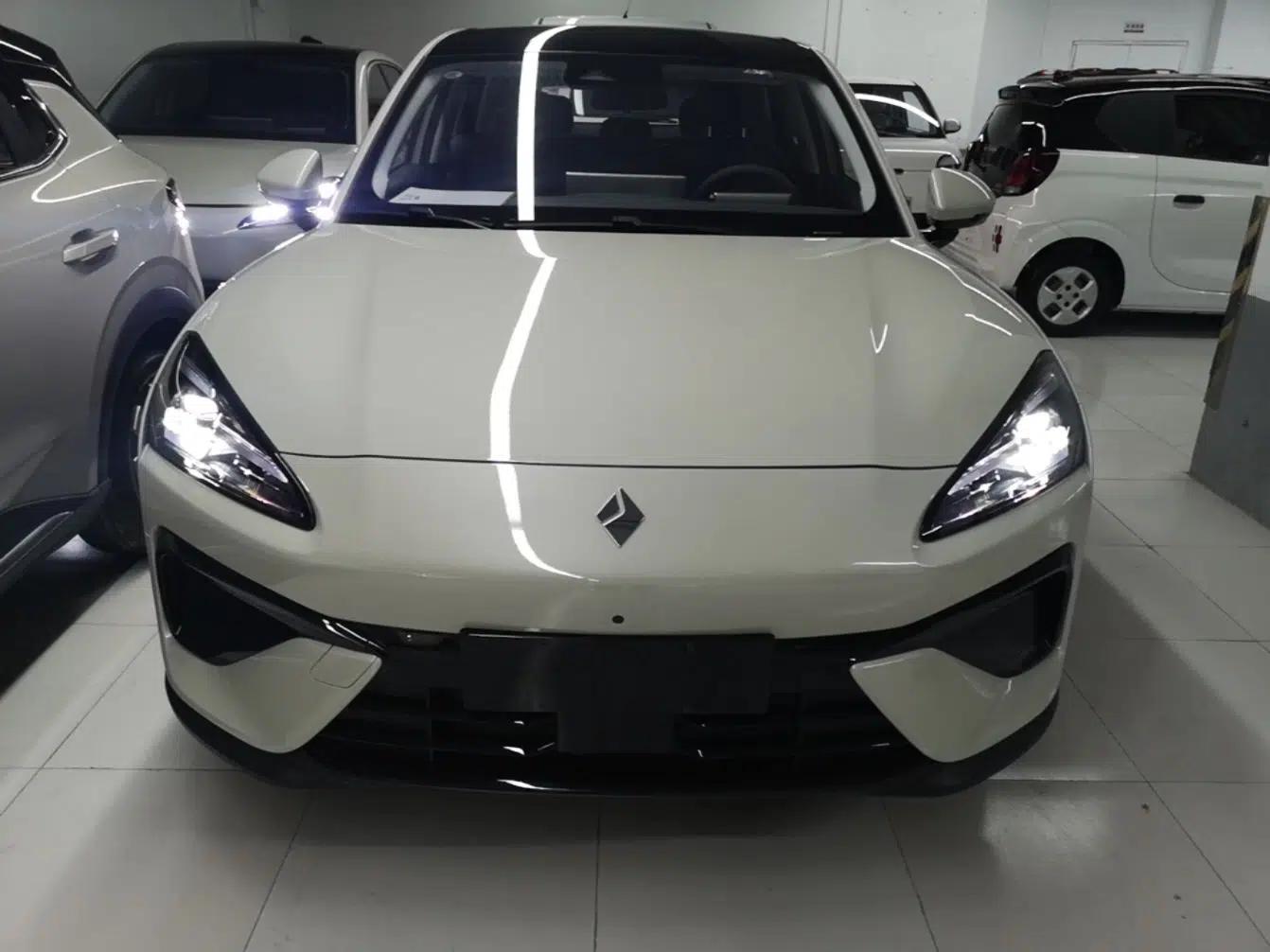 Baojun Yunhai 2026 Model 140km Plug-in Hybrid Standard Edition — миниатюра 2