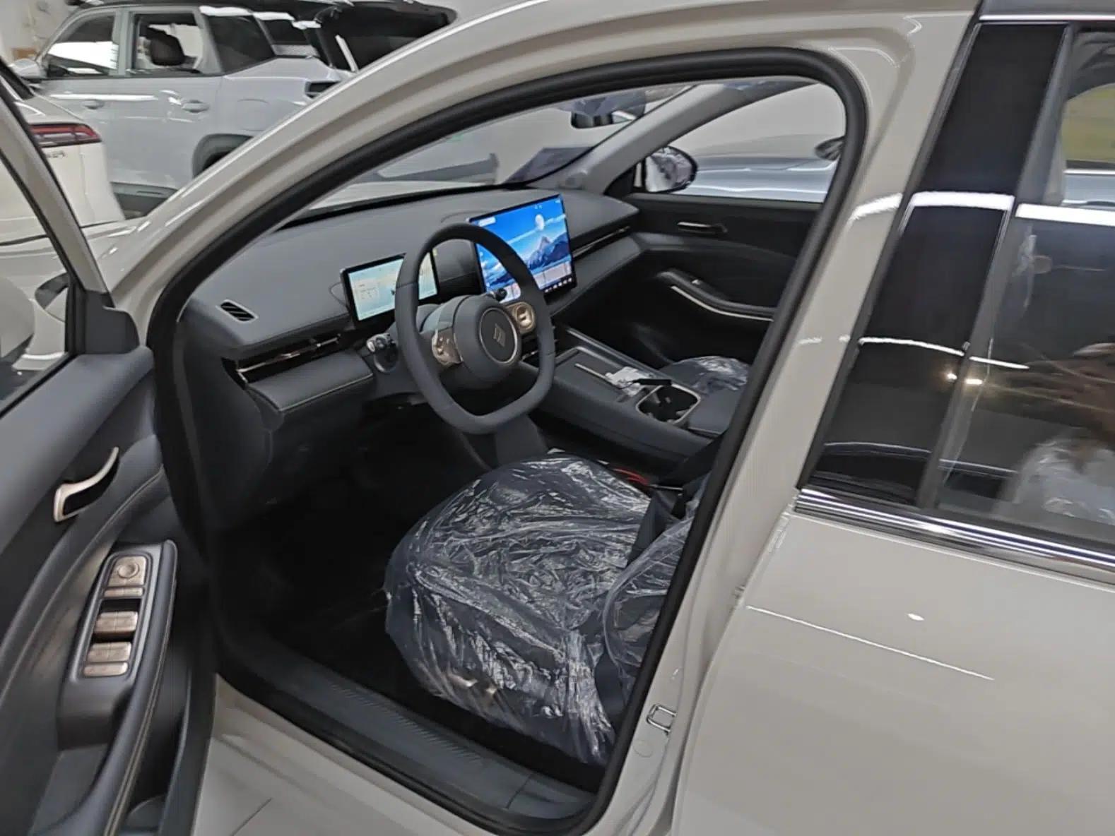 Baojun Yunhai 2026 Model 500km Pure Electric Standard Edition — миниатюра 17