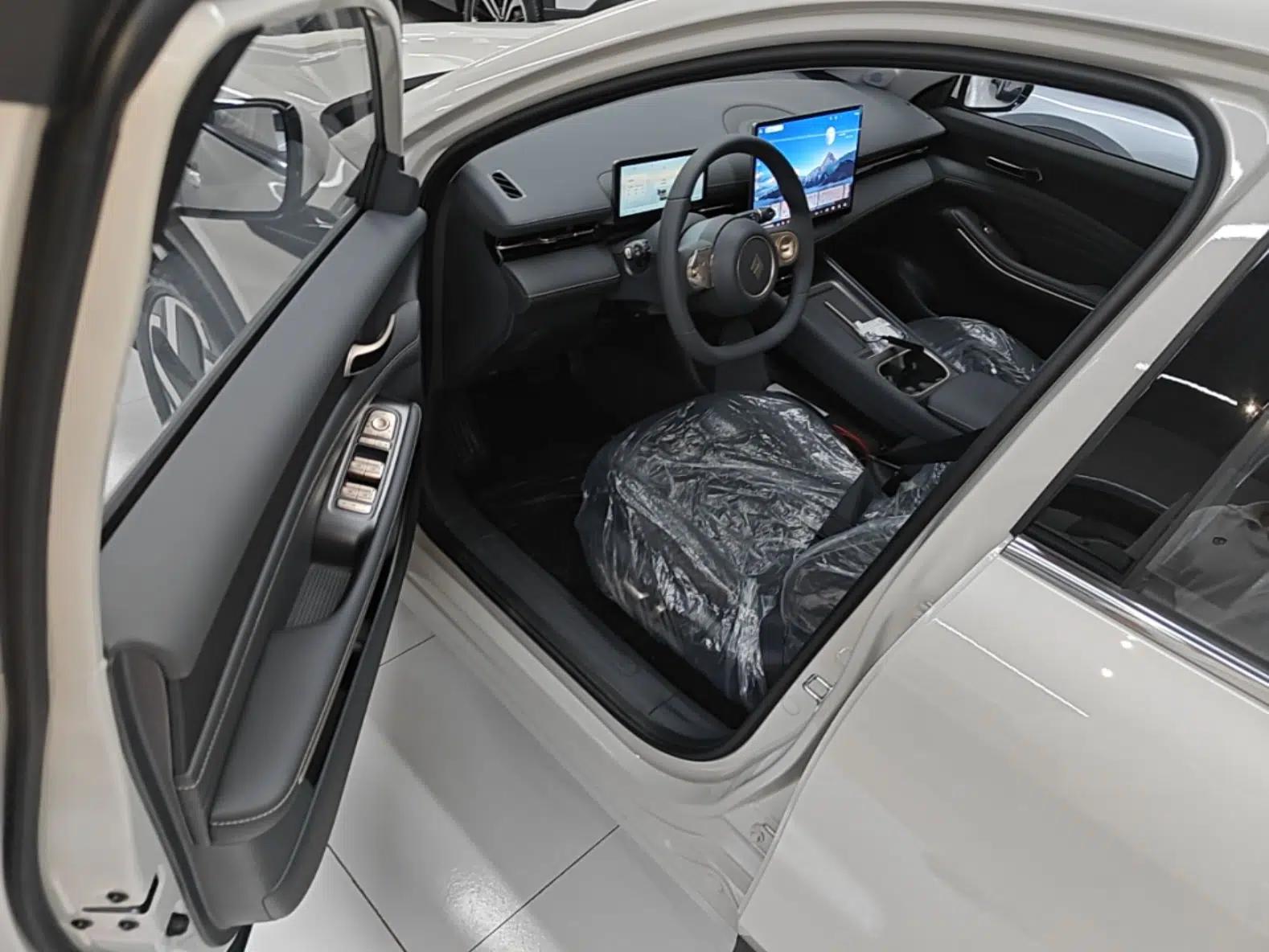 Baojun Yunhai 2026 Model 500km Pure Electric Standard Edition — миниатюра 18