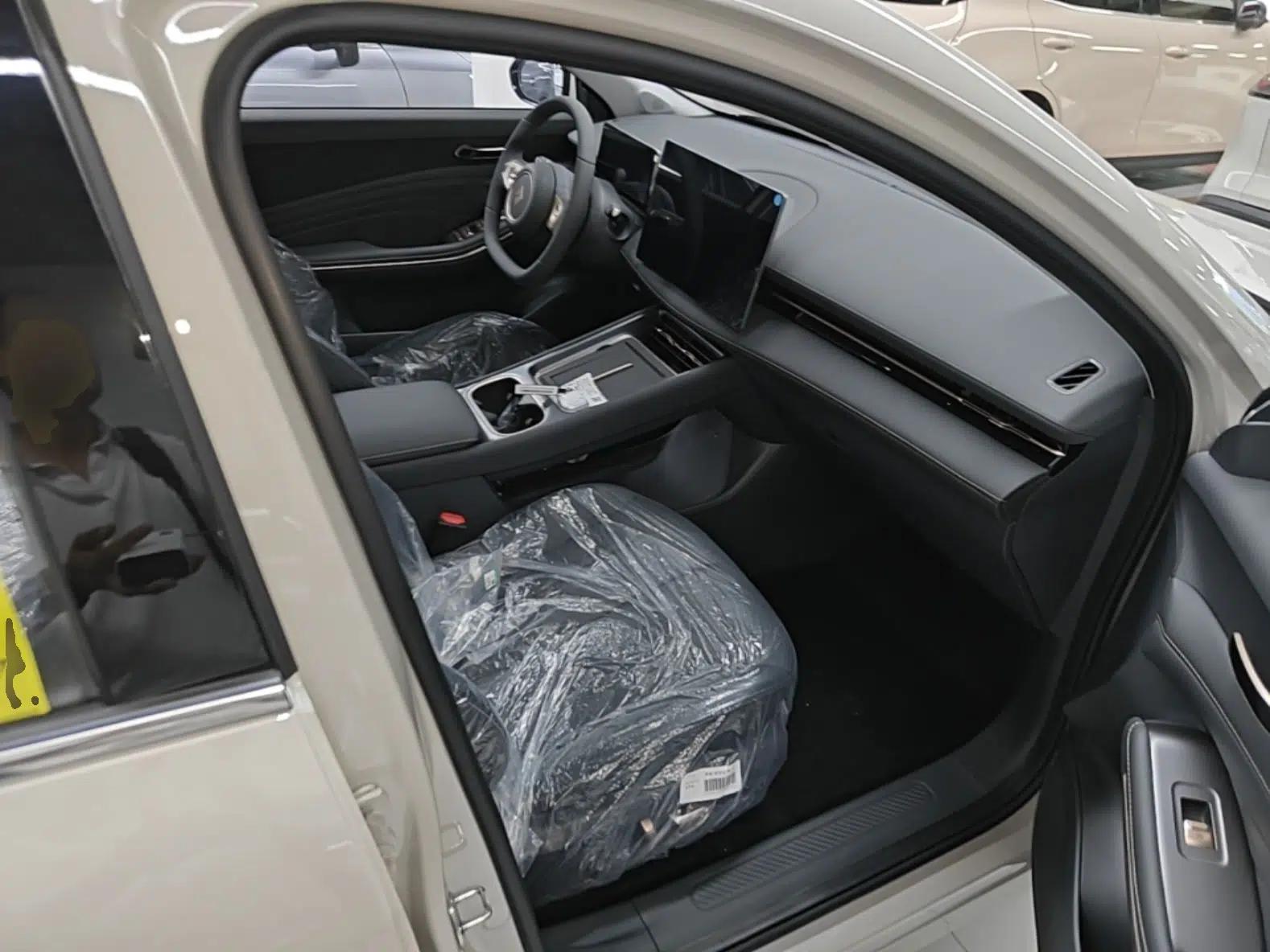 Baojun Yunhai 2026 Model 500km Pure Electric Standard Edition — миниатюра 23