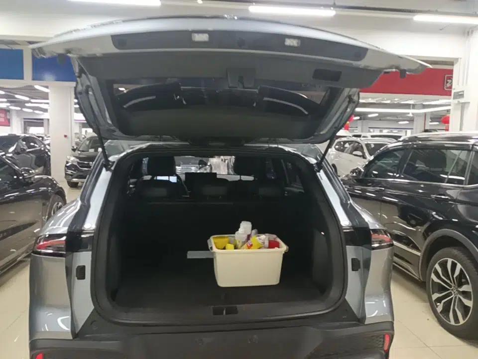 Baojun Yunhai 2024 140km Plug-in Hybrid Version — миниатюра 16