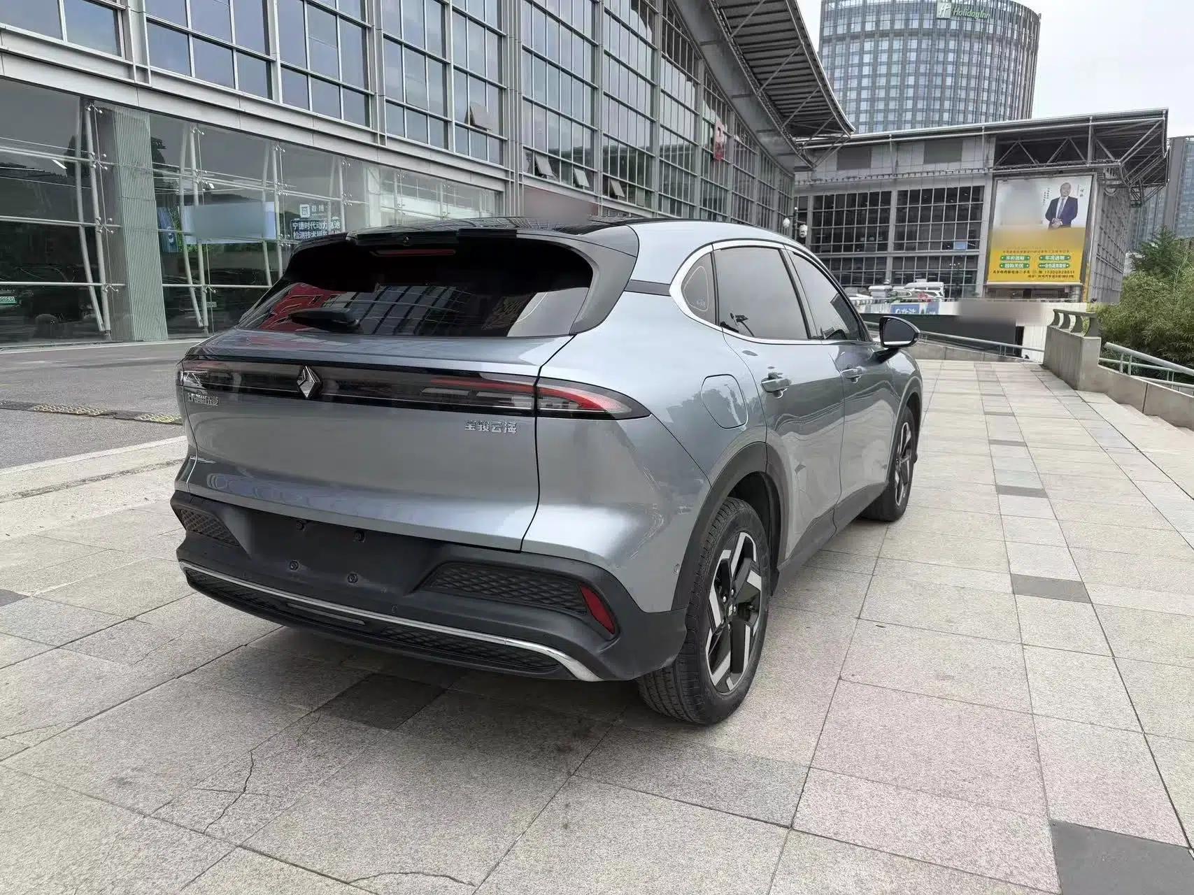 Baojun Yunhai 2024 140km Plug-in Hybrid Version — миниатюра 6