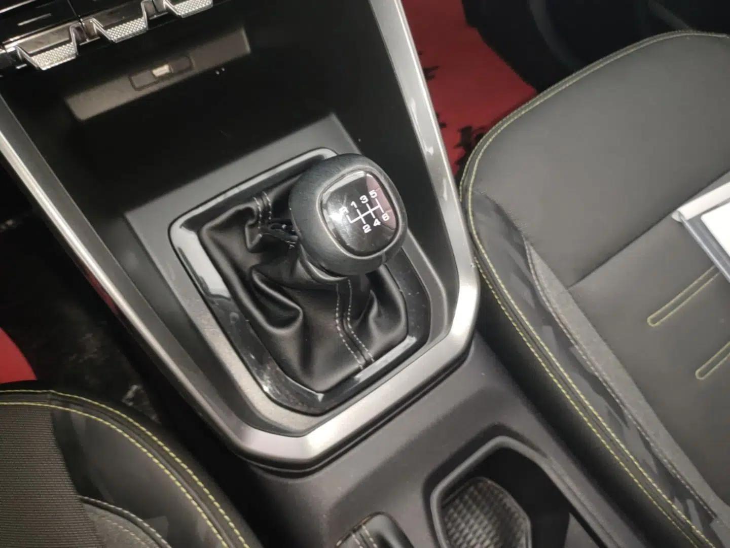 Baojun RS-3 2020 1.5L Manual Smart Elite Edition — миниатюра 16