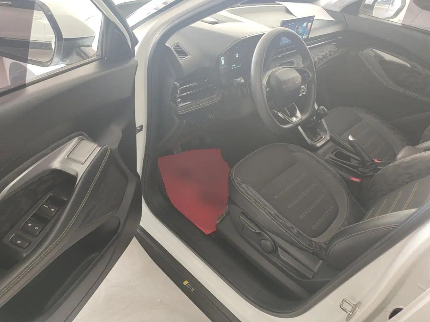 Baojun RS-3 2020 1.5L Manual Smart Elite Edition — миниатюра 18