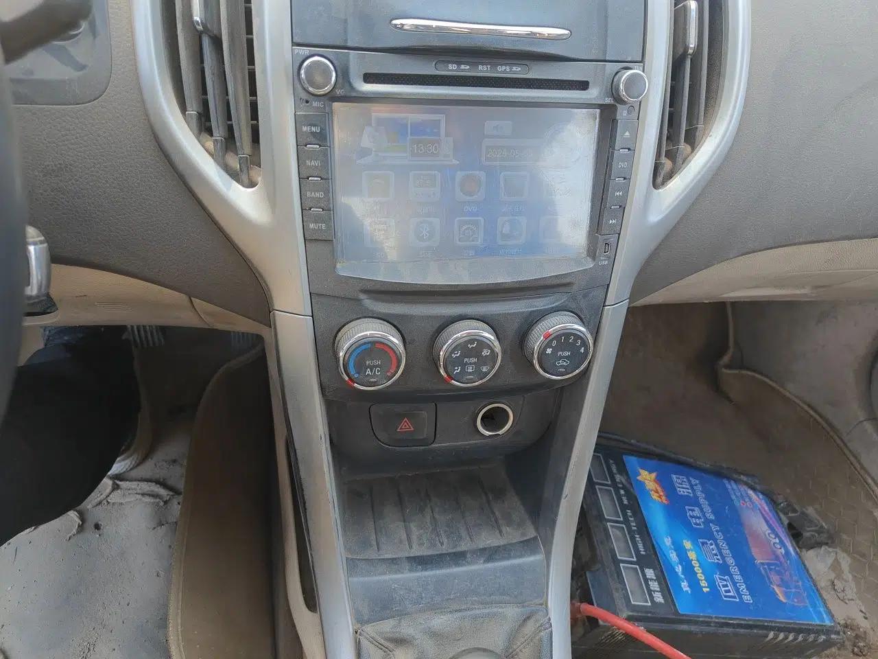Baojun 630 2013 1.5L manual Comfort trim — миниатюра 14