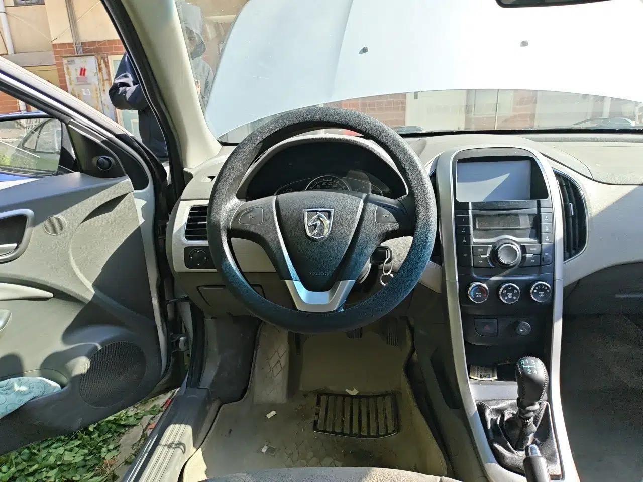 Baojun 630 2011 1.5L manual standard version — миниатюра 11