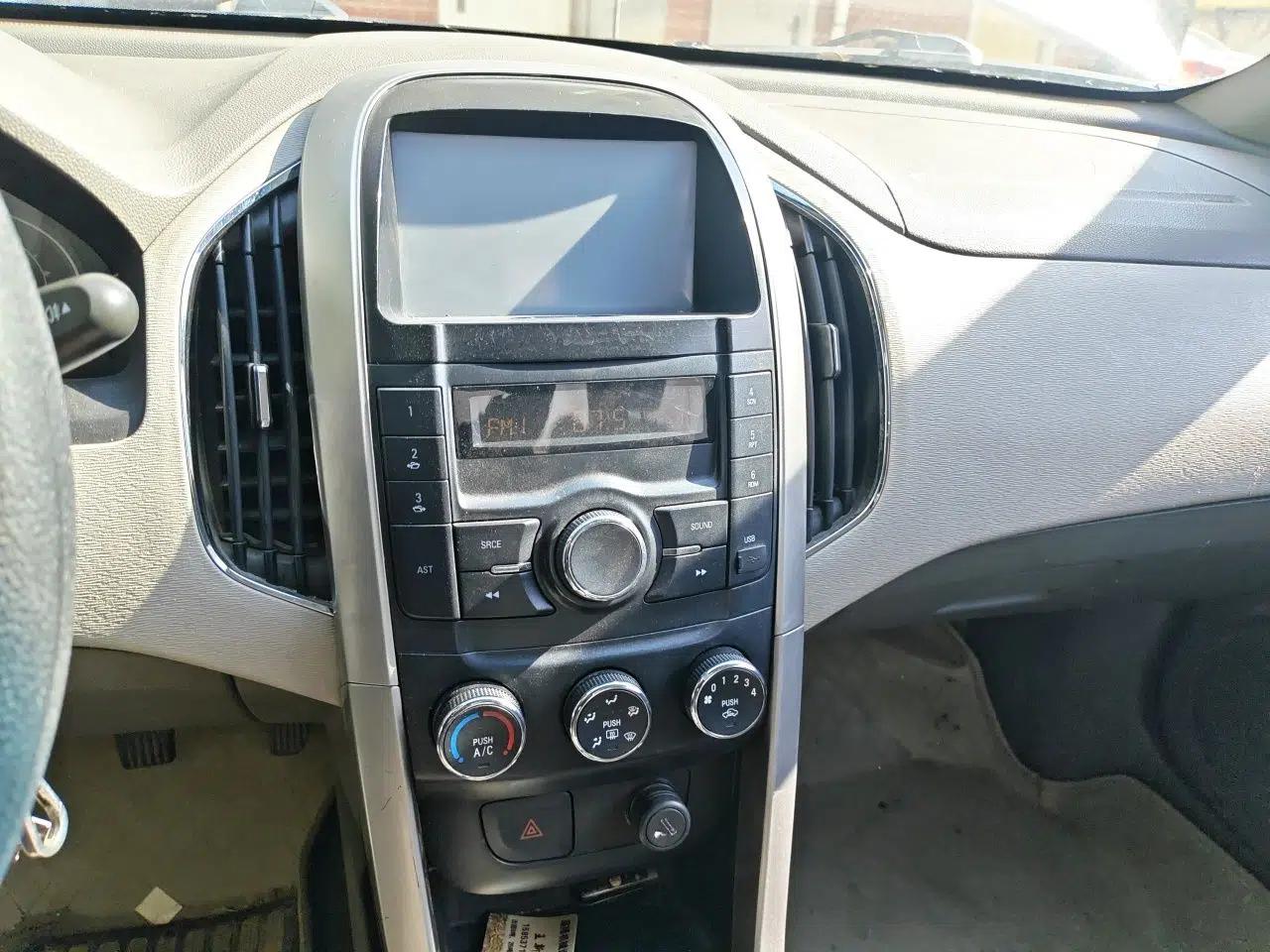 Baojun 630 2011 1.5L manual standard version — миниатюра 14