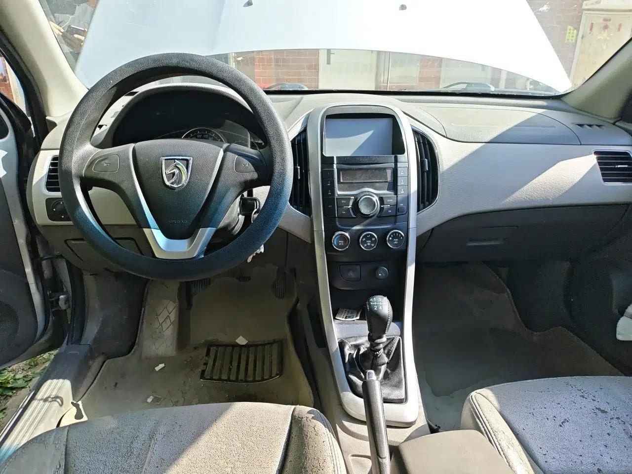 Baojun 630 2011 1.5L manual standard version — миниатюра 10