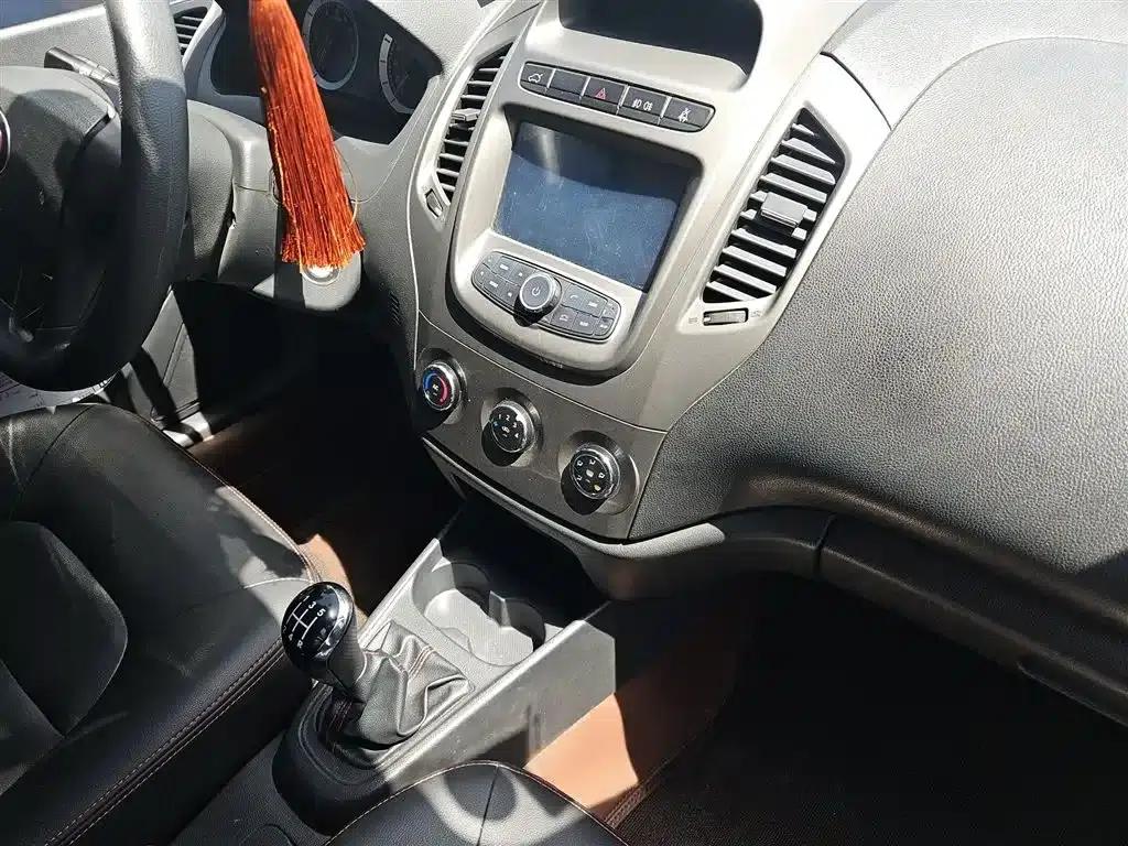 King Kong 2015 Sedan 1.5L Manual Super Comfort Edition — миниатюра 9