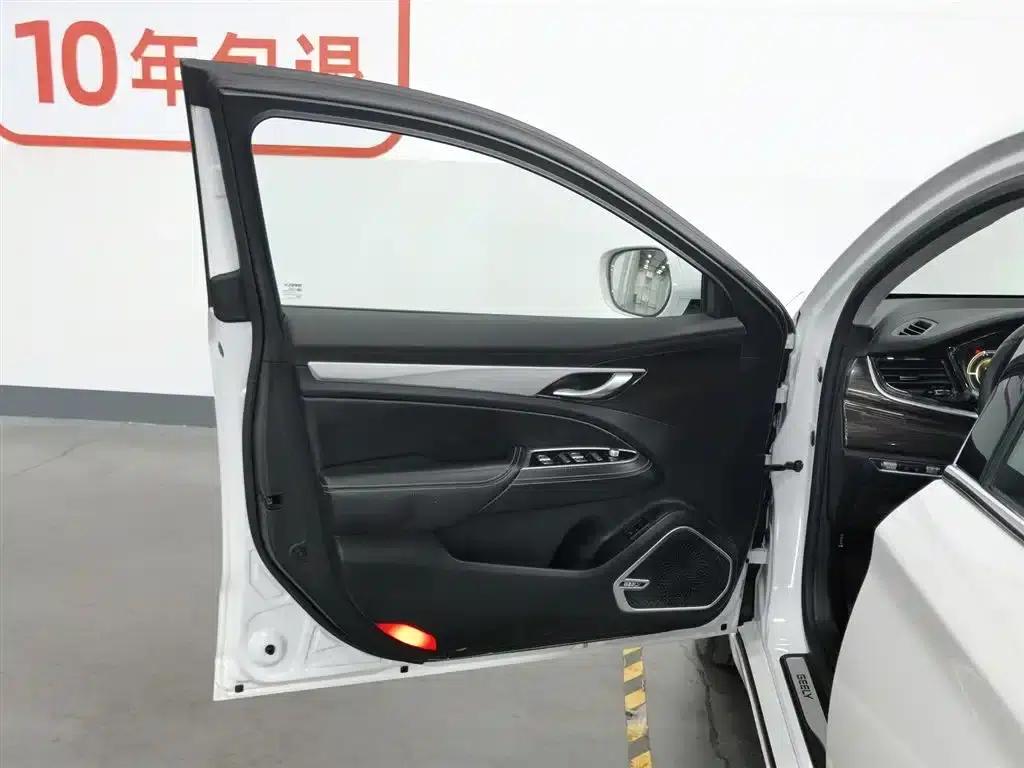 Geely Borui New Energy 2018 1.5T PHEV Premium Edition — миниатюра 8