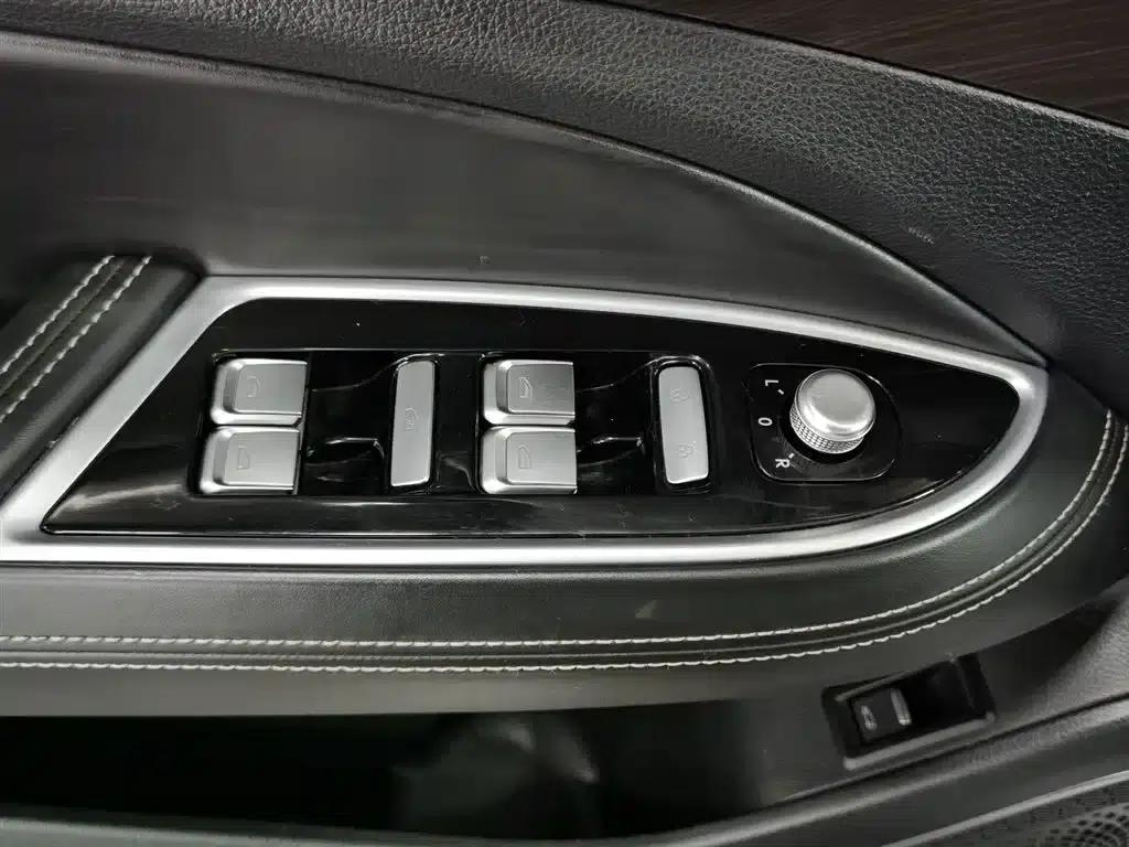 Geely Borui New Energy 2018 1.5T PHEV Premium Edition — миниатюра 9