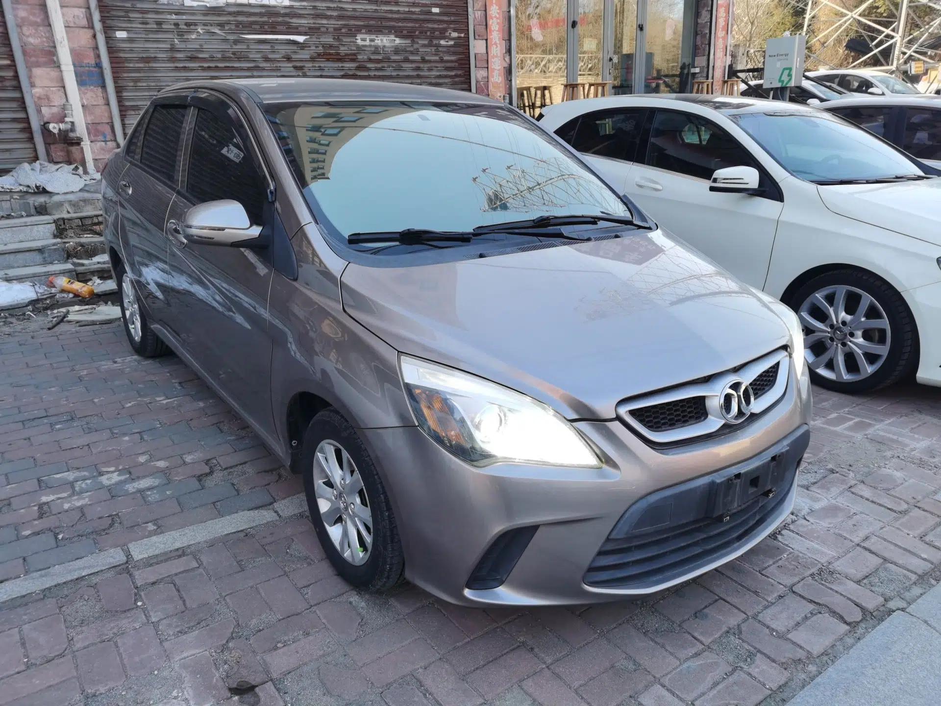 BAIC Senova D20 2015 Sedan 1.3L Manual Joy Edition — миниатюра 4