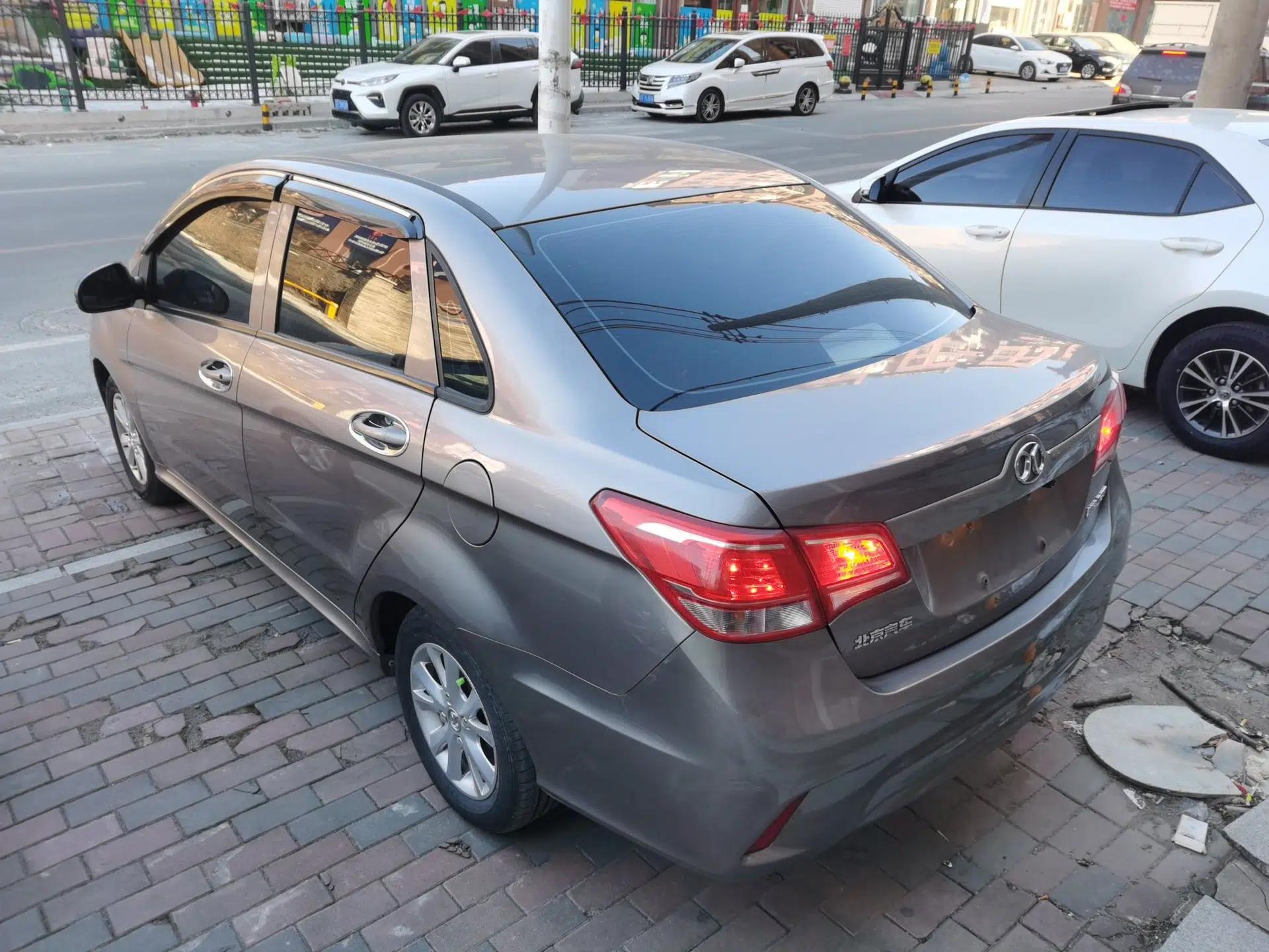 BAIC Senova D20 2015 Sedan 1.3L Manual Joy Edition — миниатюра 5