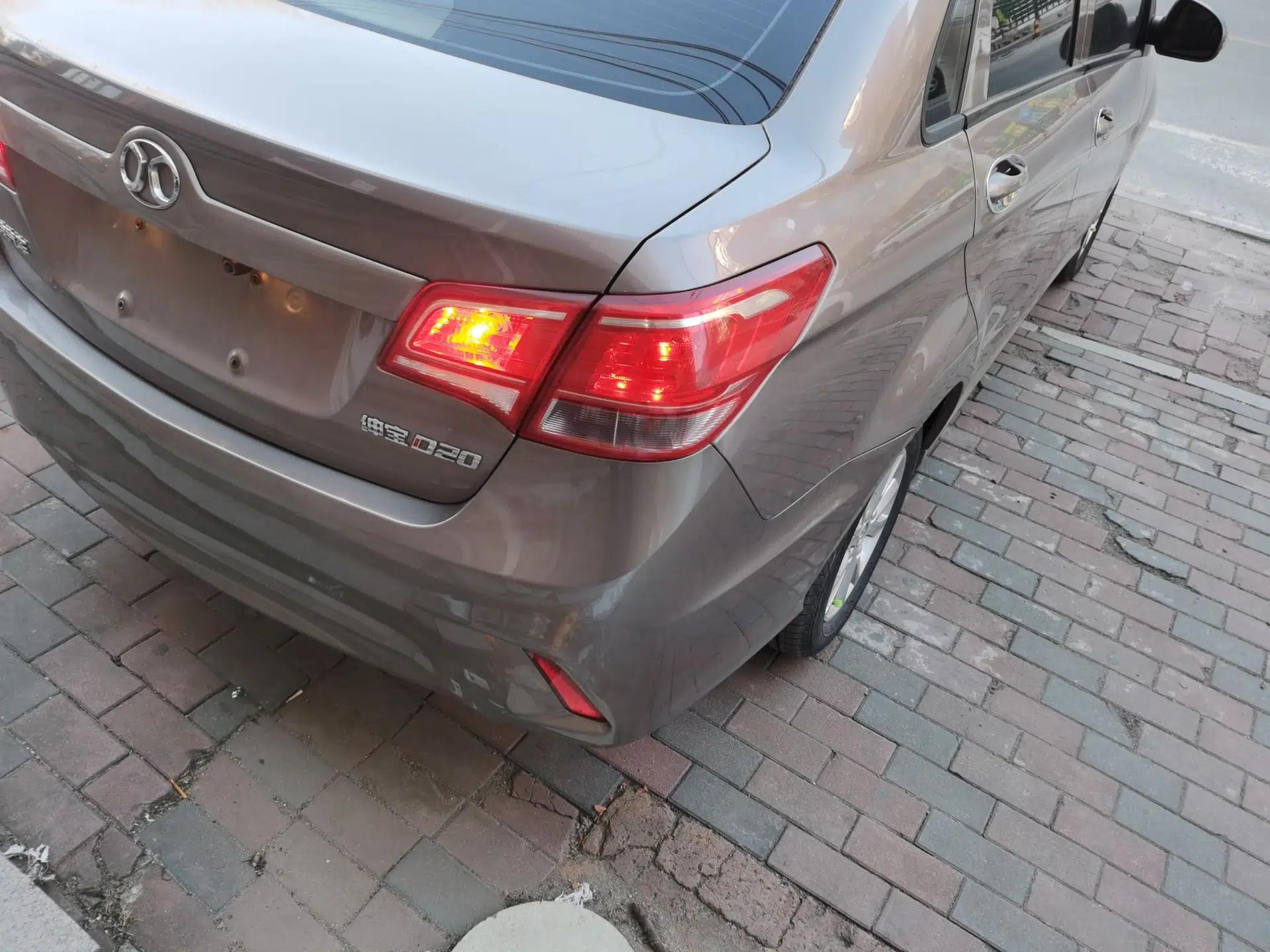BAIC Senova D20 2015 Sedan 1.3L Manual Joy Edition — миниатюра 8