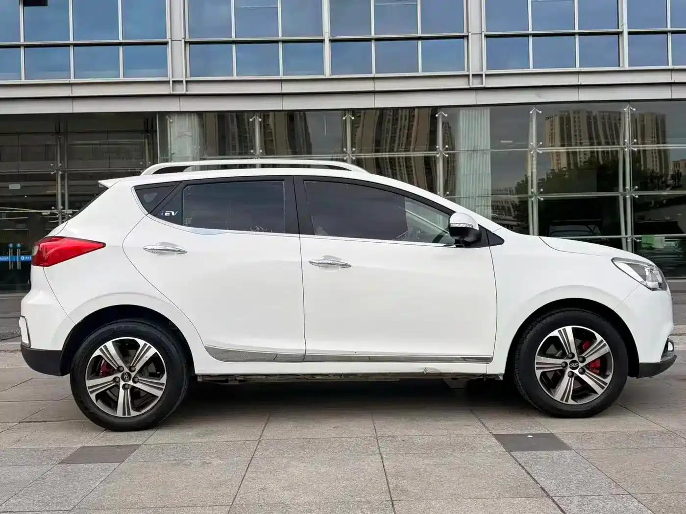 JAC iEV7S 2019 Luxury Smart Premium Edition — миниатюра 7