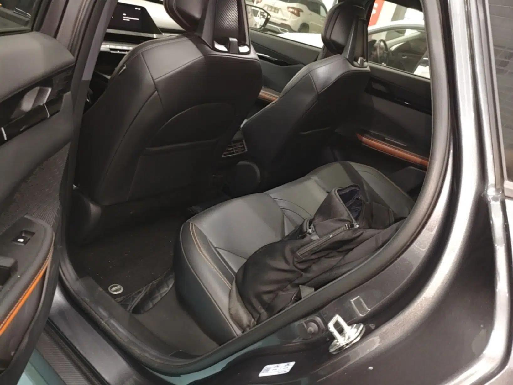 CHANGAN UNI-V iDD 2023 ZhiDian iDD 1.5T 113km Smart & Fun Version — миниатюра 19