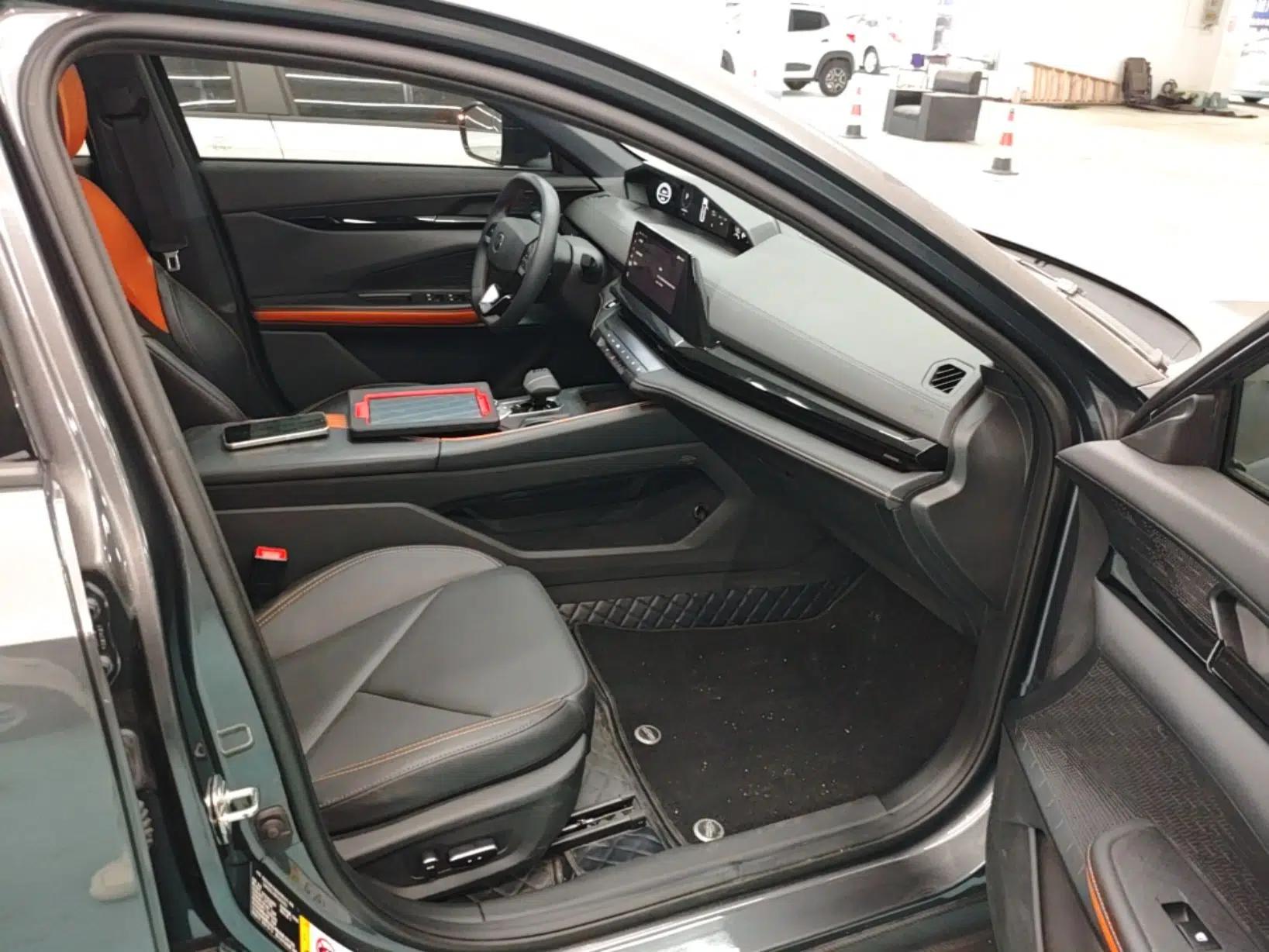 CHANGAN UNI-V iDD 2023 ZhiDian iDD 1.5T 113km Smart & Fun Version — миниатюра 23
