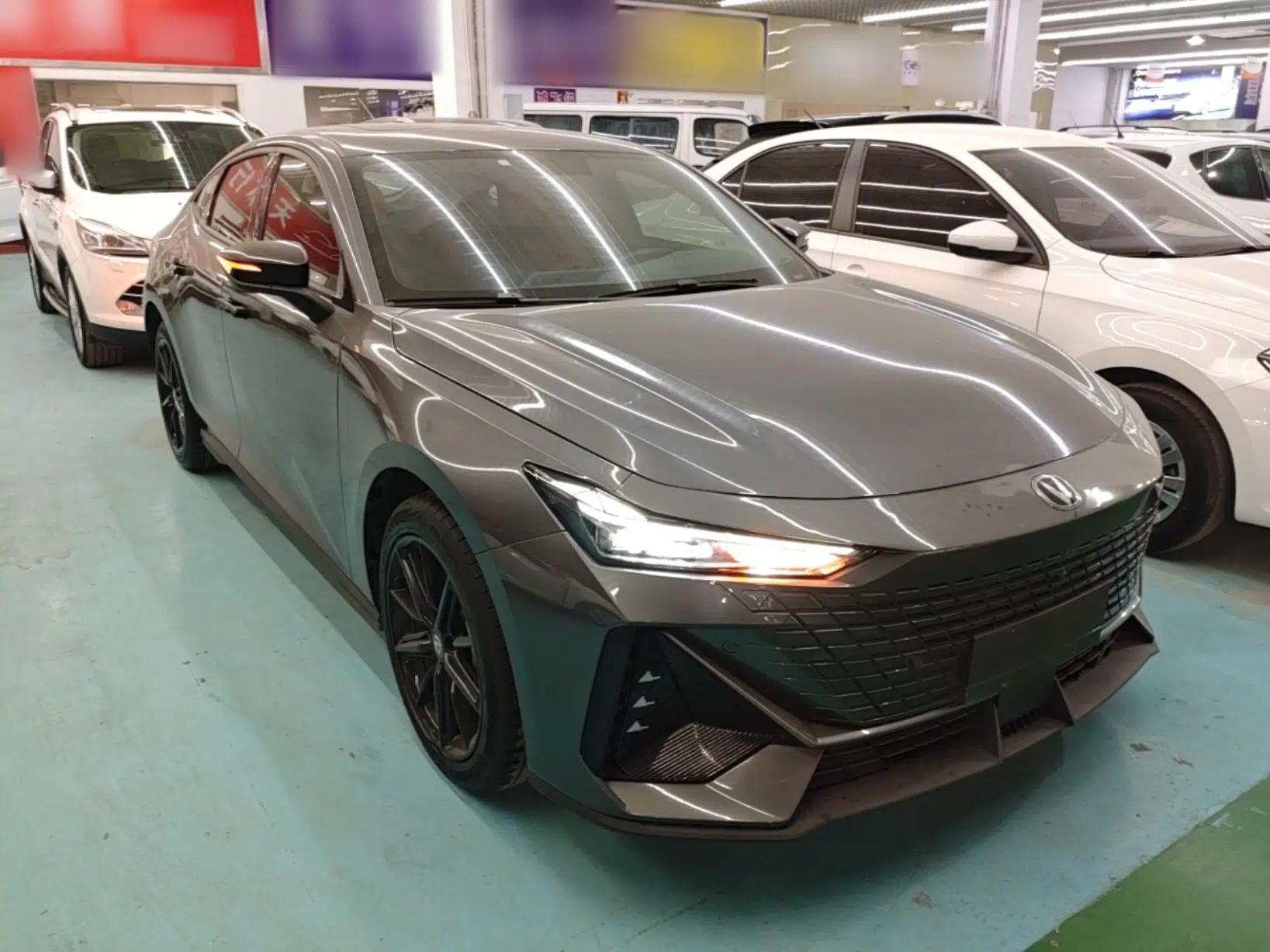 CHANGAN UNI-V iDD 2023 ZhiDian iDD 1.5T 113km Smart & Fun Version — миниатюра 6