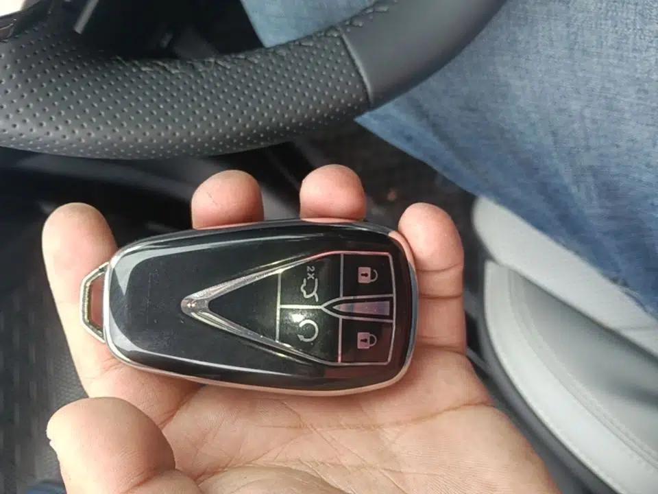 CHANGAN UNI-V iDD 2023 ZhiDian iDD 1.5T 113km Smart & Fun Version — миниатюра 12