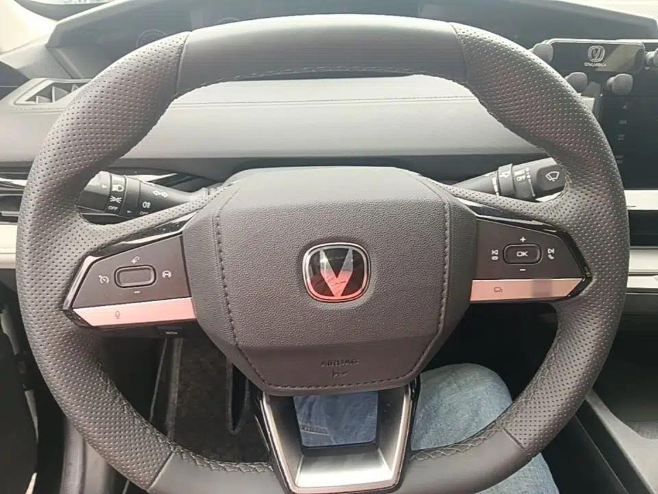 CHANGAN UNI-V iDD 2023 ZhiDian iDD 1.5T 113km Smart & Fun Version — миниатюра 14