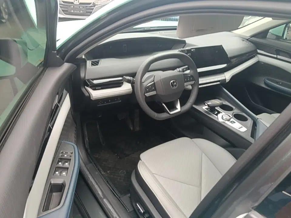 CHANGAN UNI-V iDD 2023 ZhiDian iDD 1.5T 113km Smart & Fun Version — миниатюра 19