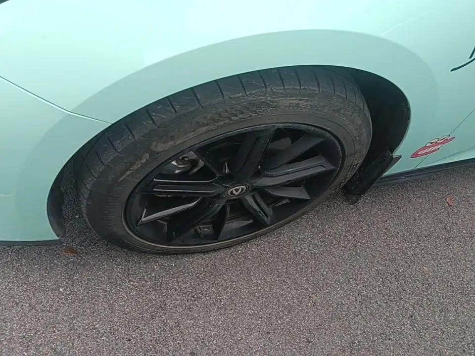 CHANGAN UNI-V iDD 2023 ZhiDian iDD 1.5T 113km Smart & Fun Version — миниатюра 8