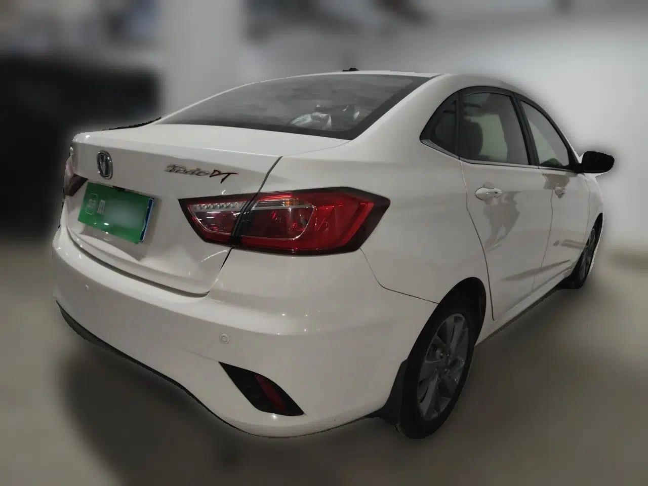 CHANGAN Eado DT 2018 1.6L Automatic Smart Enjoyment Model — миниатюра 6