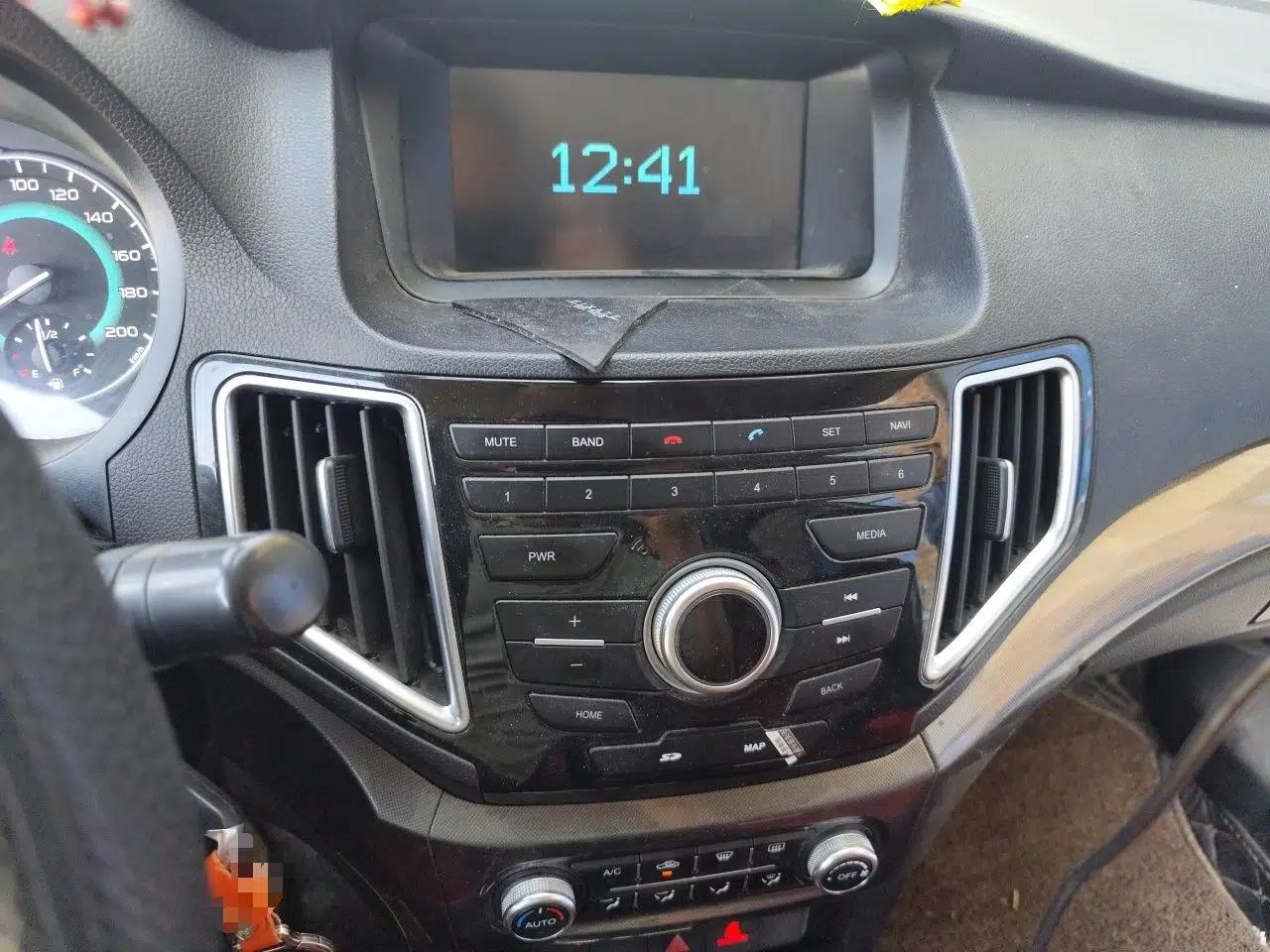 Great Wall C30 2015 1.5L Manual Luxury Model — миниатюра 14