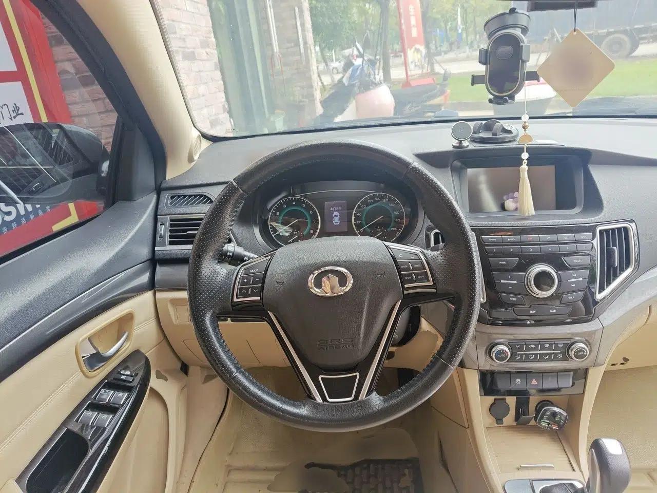 Great Wall C30 2015 1.5L AMT Elite Model — миниатюра 11