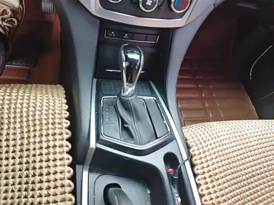 Yusheng S350 2013 2.4T Automatic 2WD Diesel Luxury 5-Seater — миниатюра 16