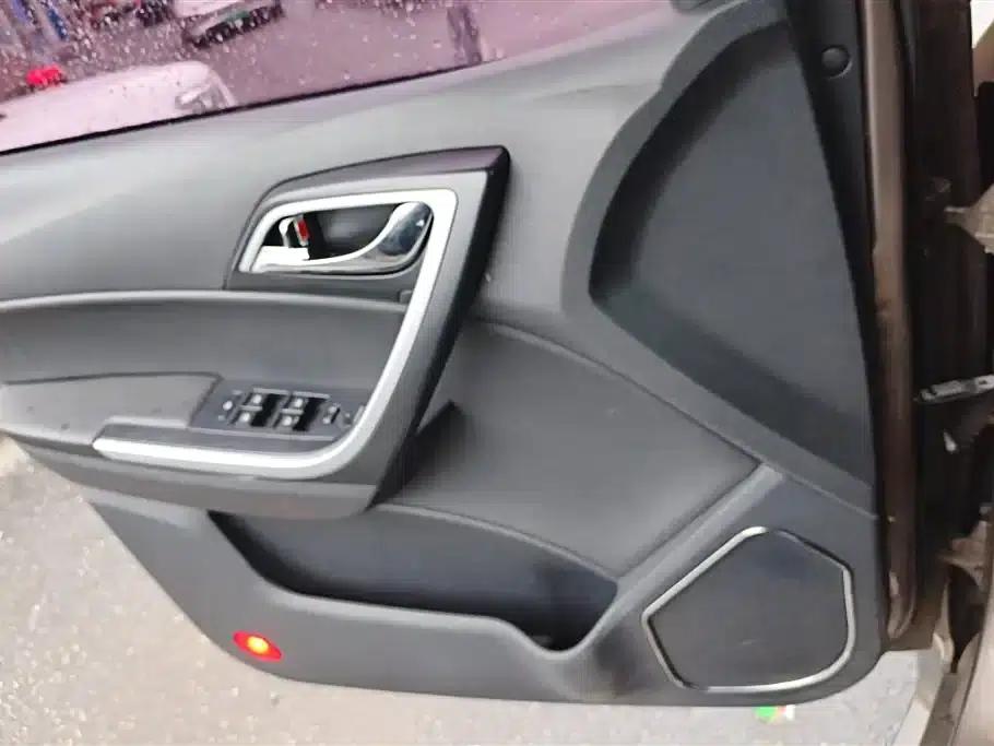 Yusheng S350 2013 2.4T Automatic 2WD Diesel Luxury 5-Seater — миниатюра 7