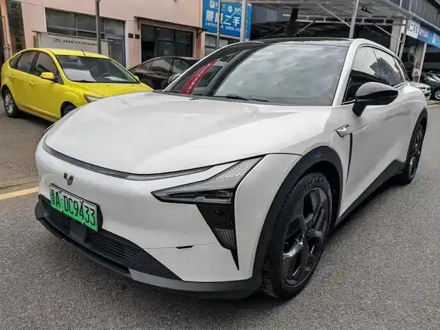 2025 Max Exhilarating 01