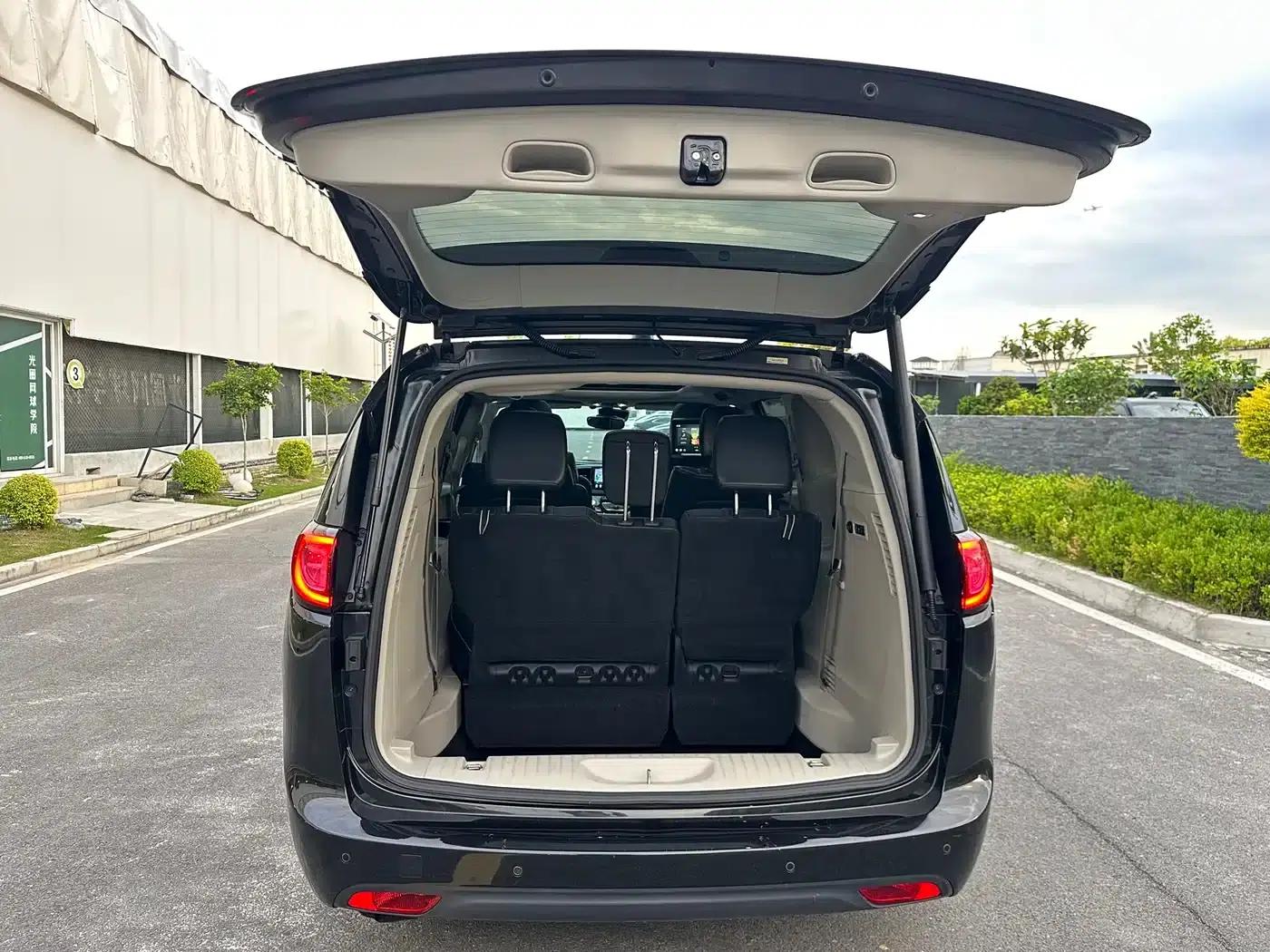 2017 Imported Grand Voyager 3.6L Premium Edition — миниатюра 43