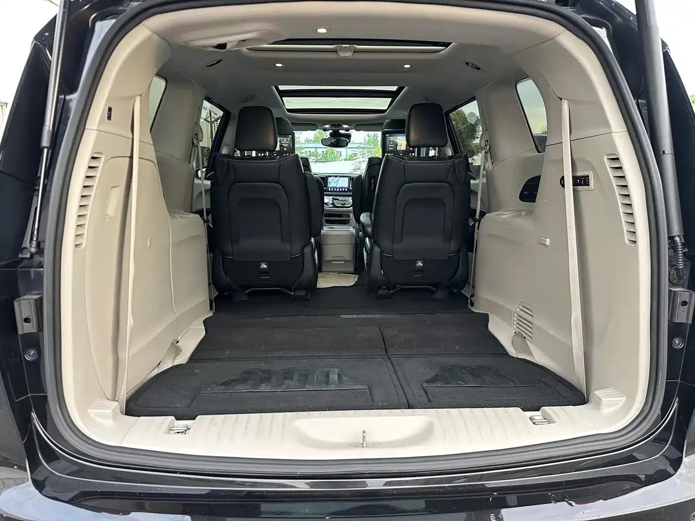 2017 Imported Grand Voyager 3.6L Premium Edition — миниатюра 46