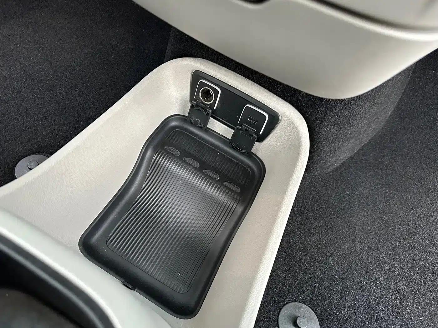 2017 Imported Grand Voyager 3.6L Premium Edition — миниатюра 53