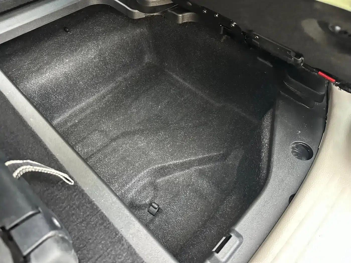 2017 Imported Grand Voyager 3.6L Premium Edition — миниатюра 55