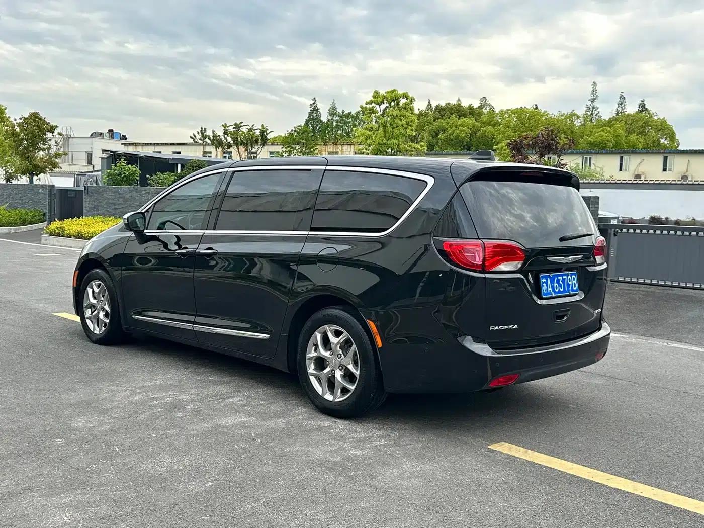 2017 Imported Grand Voyager 3.6L Premium Edition — миниатюра 7