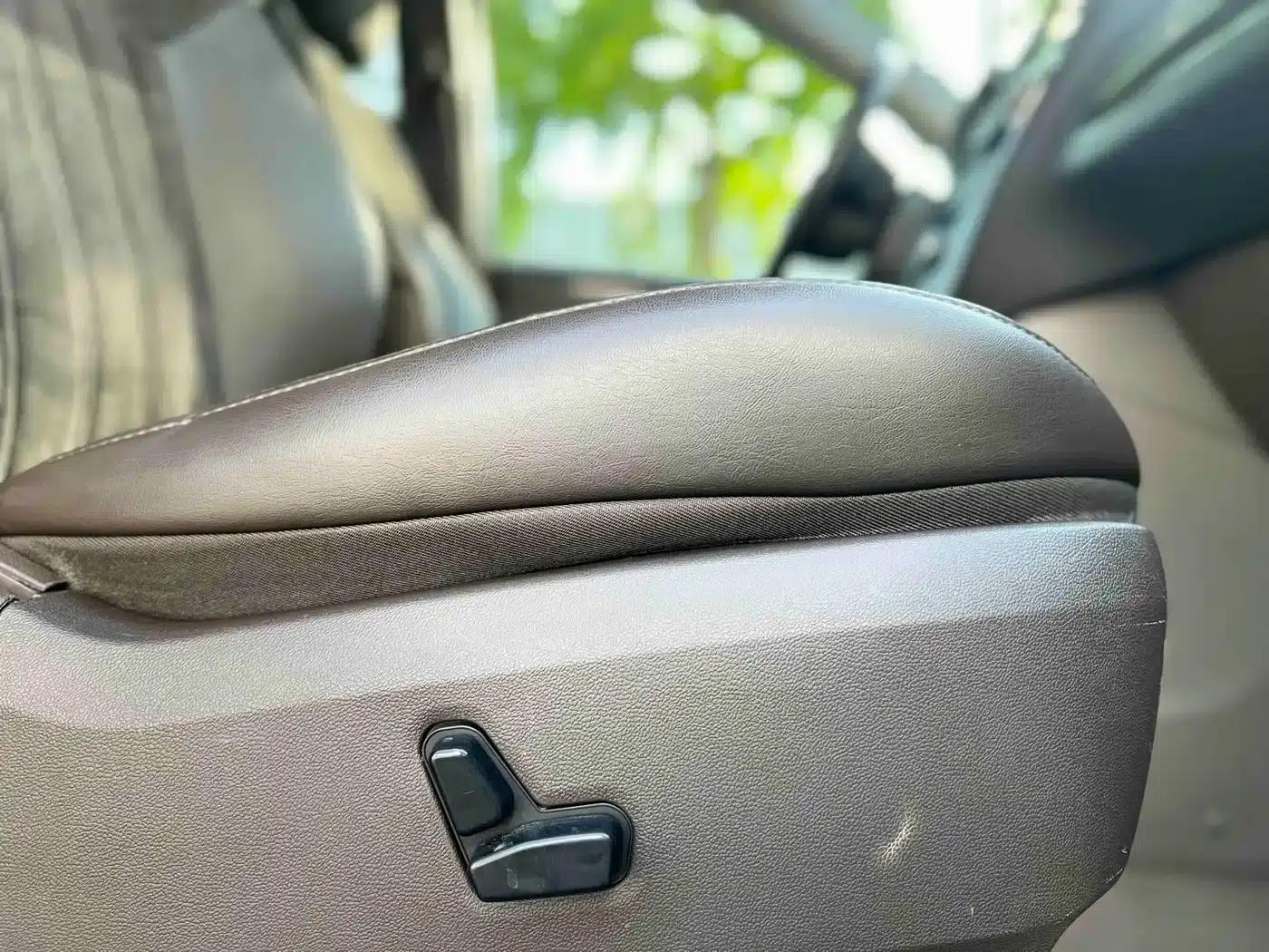 2013 Imported Grand Voyager 3.6L Luxury Edition — миниатюра 23