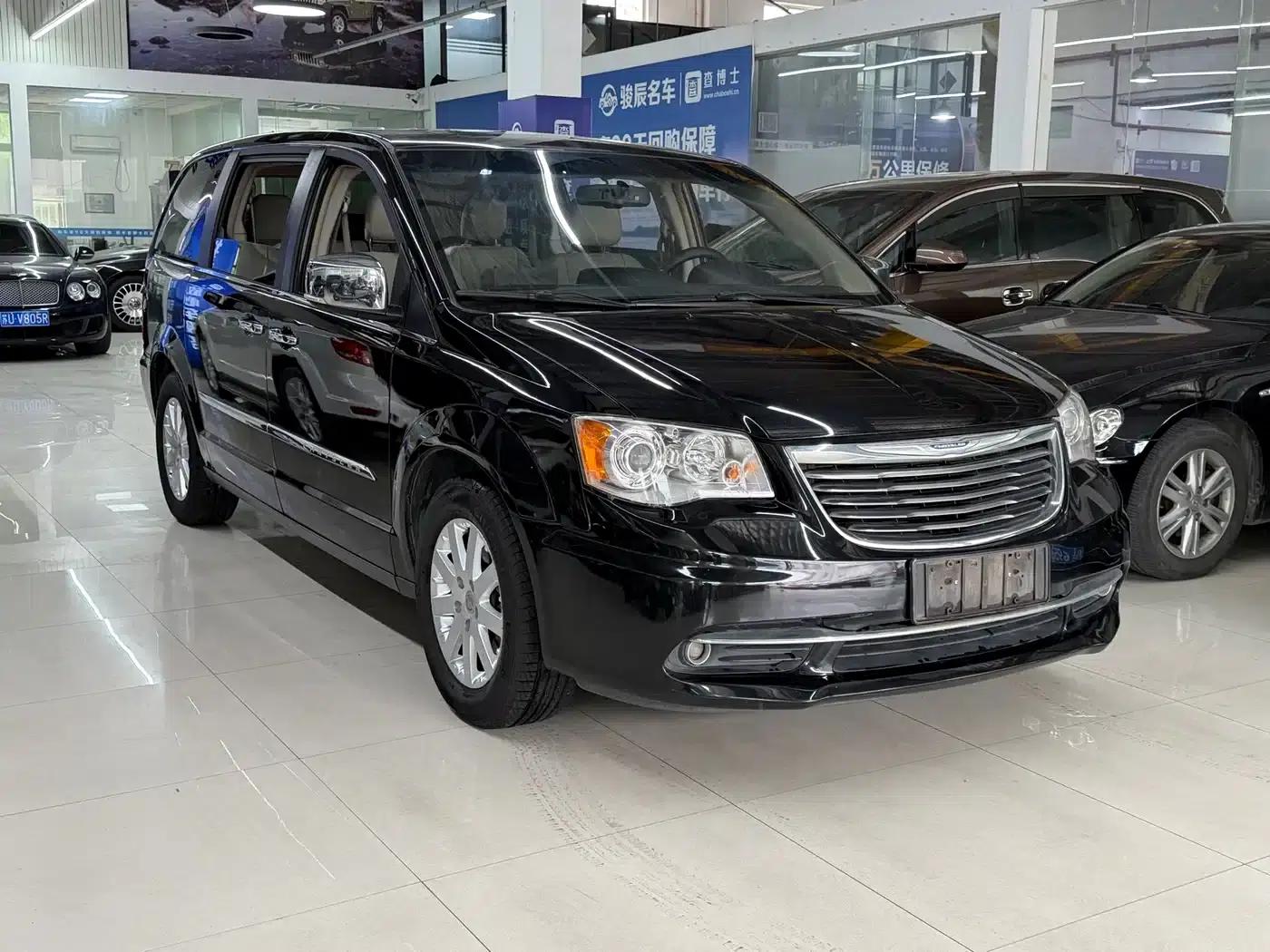 2014 Imported Grand Voyager 3.6L Comfort Edition — миниатюра 3
