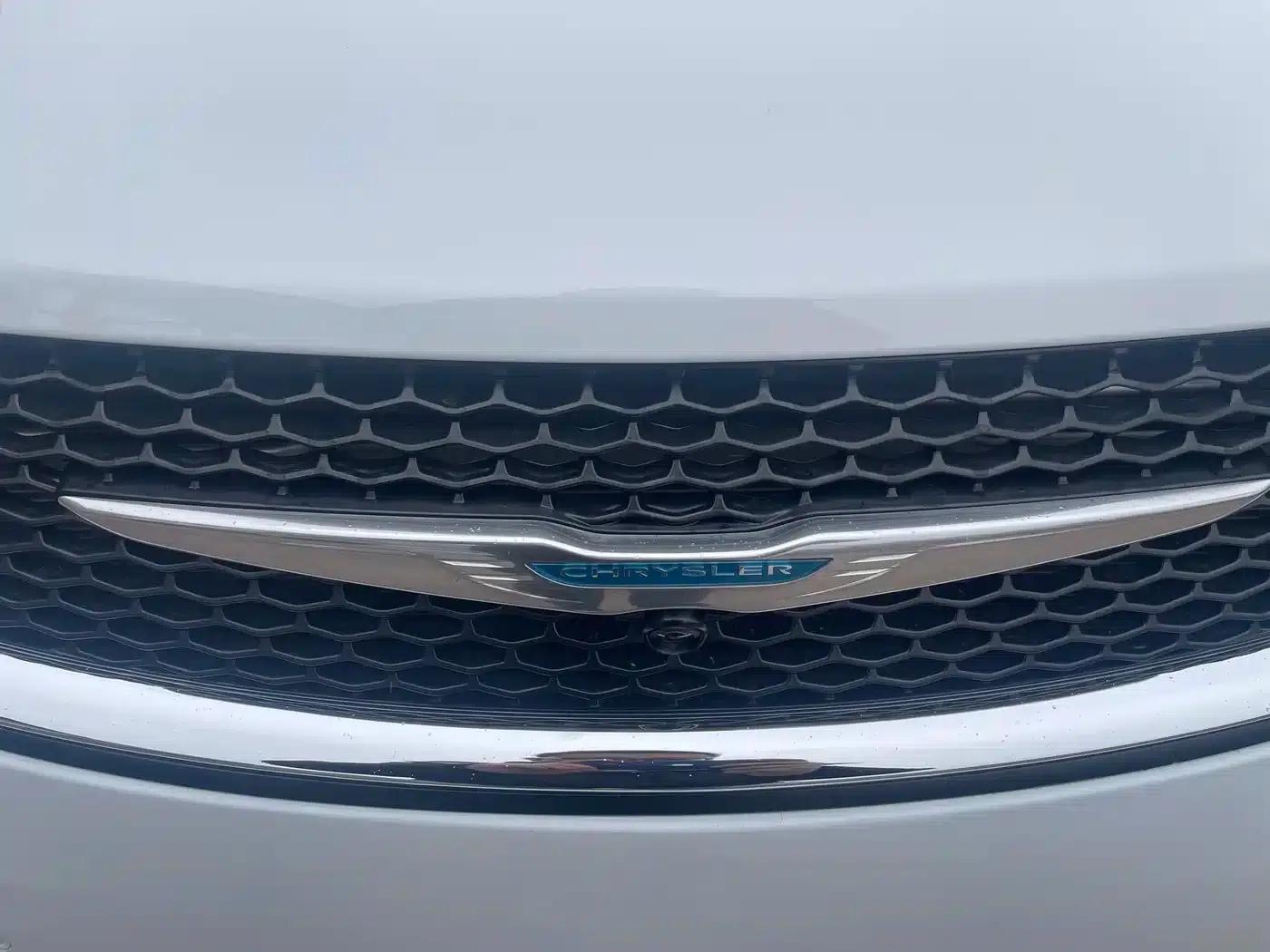 2019 Imported Grand Voyager PHEV 3.6L Plug-in Hybrid — миниатюра 12