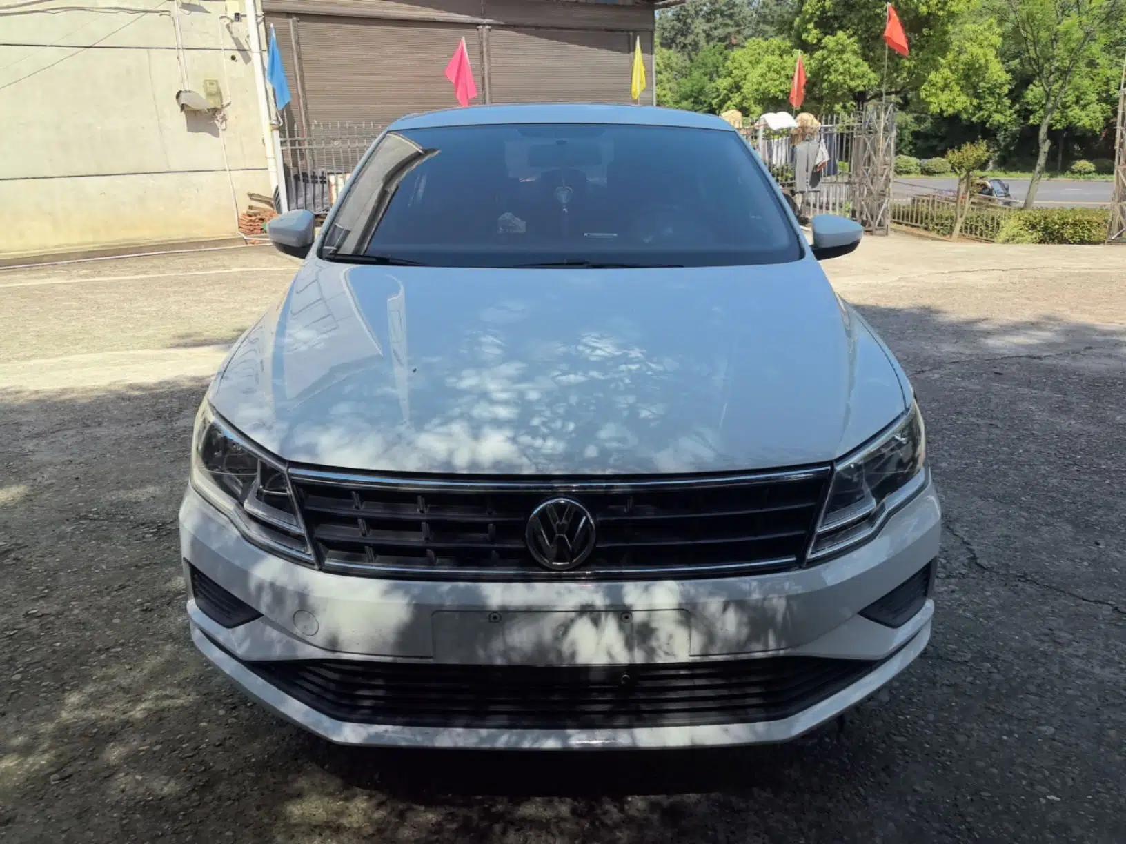 Volkswagen Jetta 2017 1.5L Manual Fashion Edition — миниатюра 2