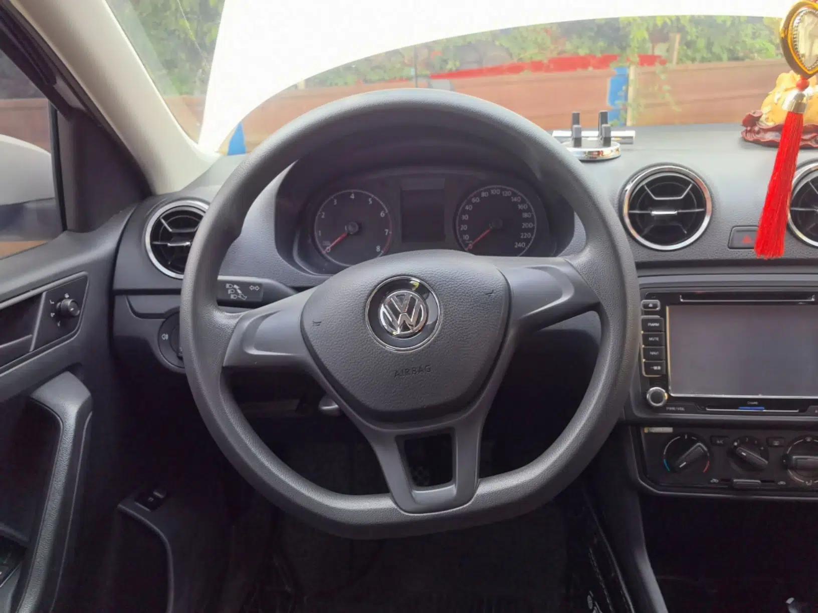 Volkswagen Jetta 2017 1.5L Manual Fashion Edition — миниатюра 13
