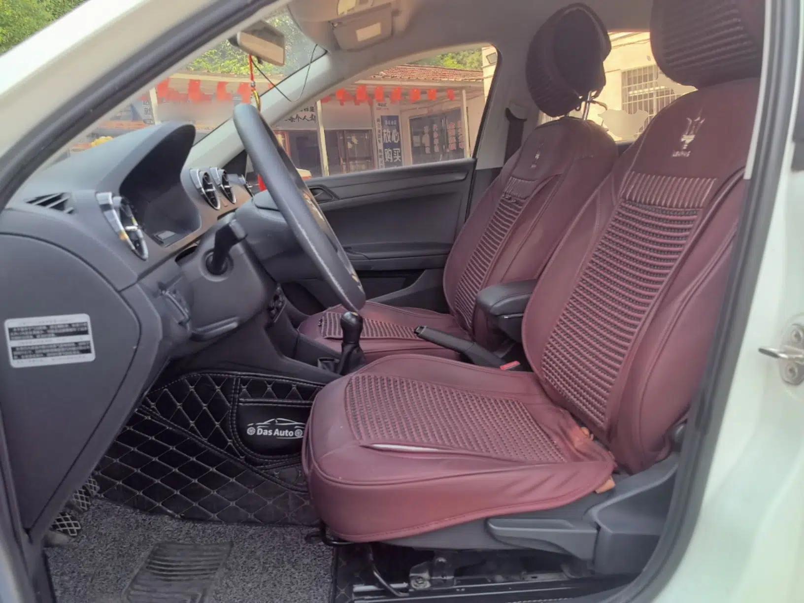Volkswagen Jetta 2017 1.5L Manual Fashion Edition — миниатюра 17