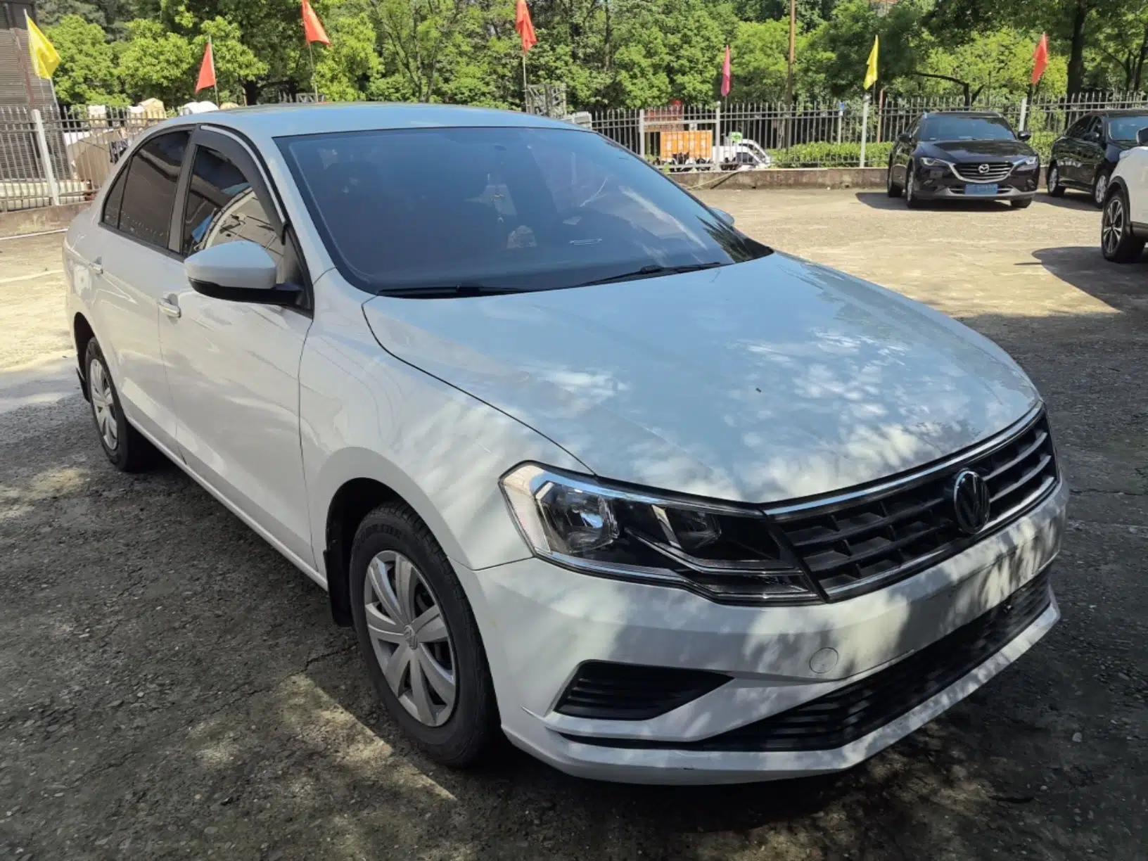 Volkswagen Jetta 2017 1.5L Manual Fashion Edition — миниатюра 6