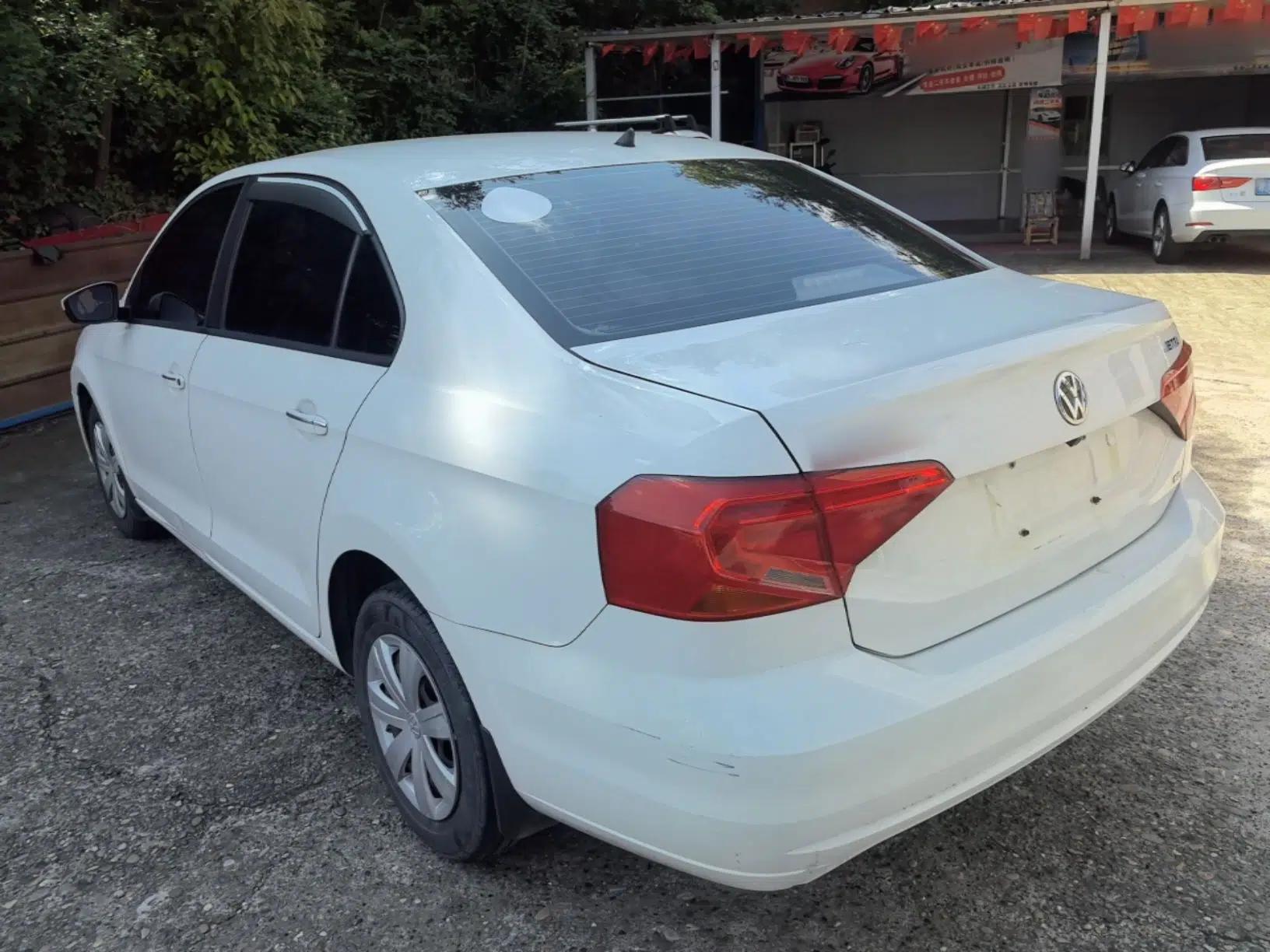 Volkswagen Jetta 2017 1.5L Manual Fashion Edition — миниатюра 7