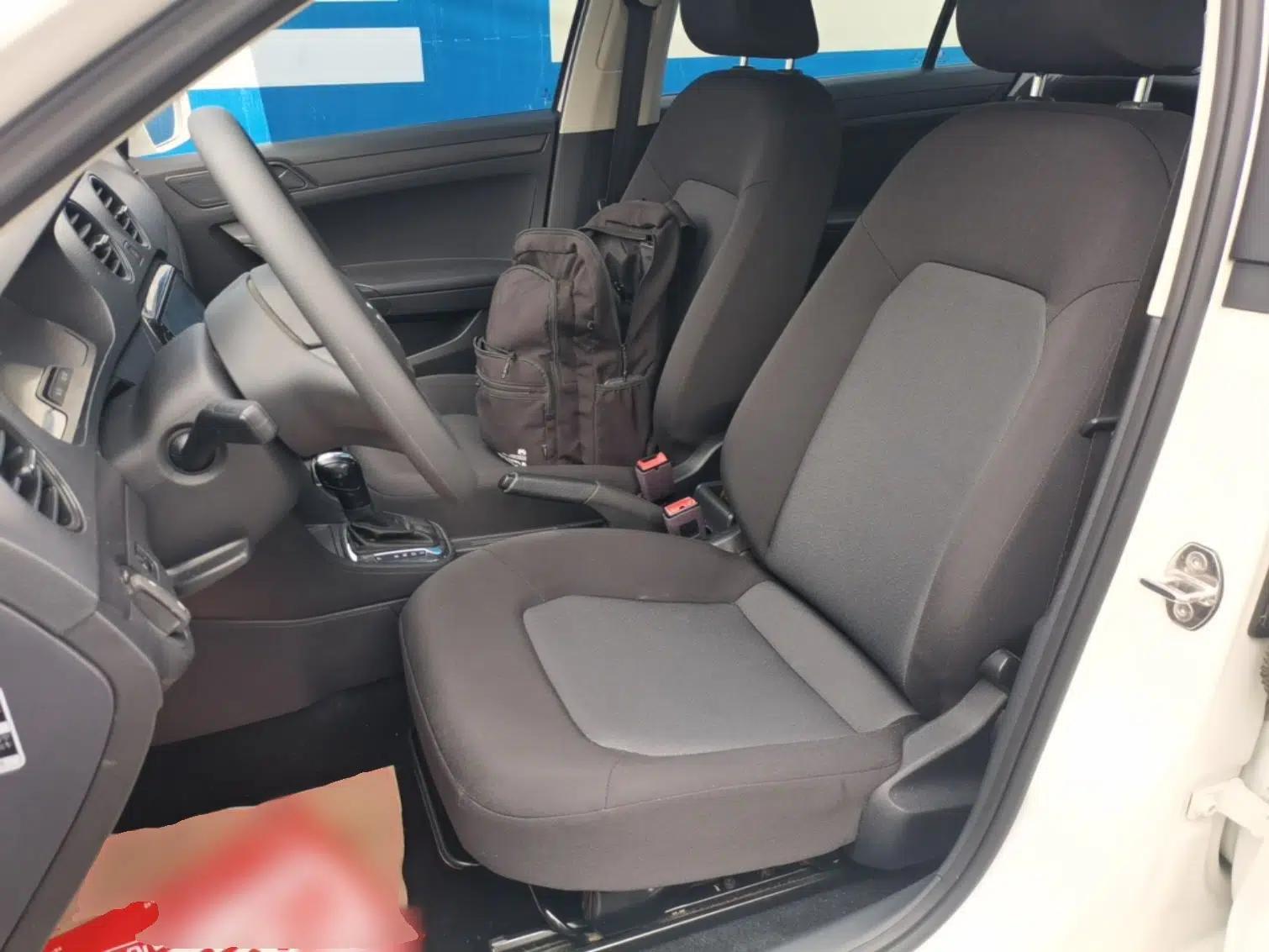 Volkswagen Jetta 2015 1.6L Automatic Fashion Model — миниатюра 18