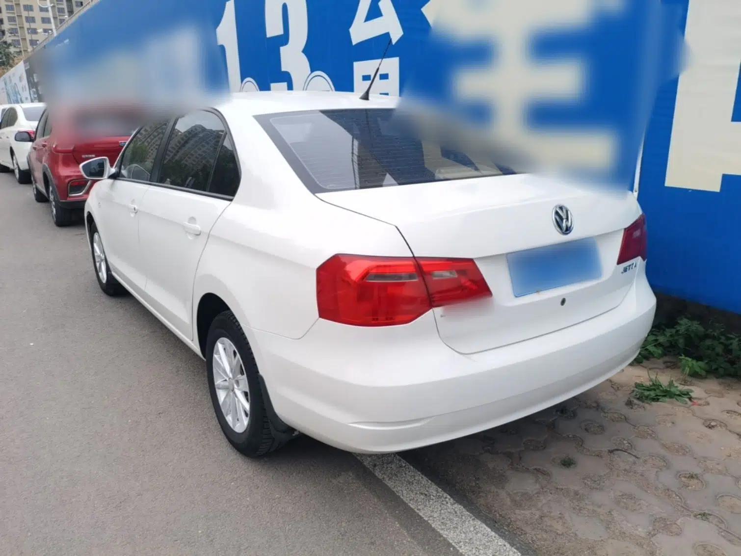 Volkswagen Jetta 2015 1.6L Automatic Fashion Model — миниатюра 4