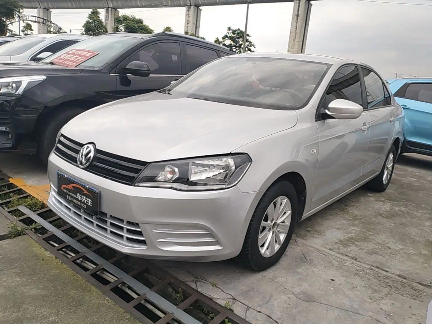 Volkswagen Jetta 2015 Value Edition 1.6L Manual Fashionable Style — миниатюра 1